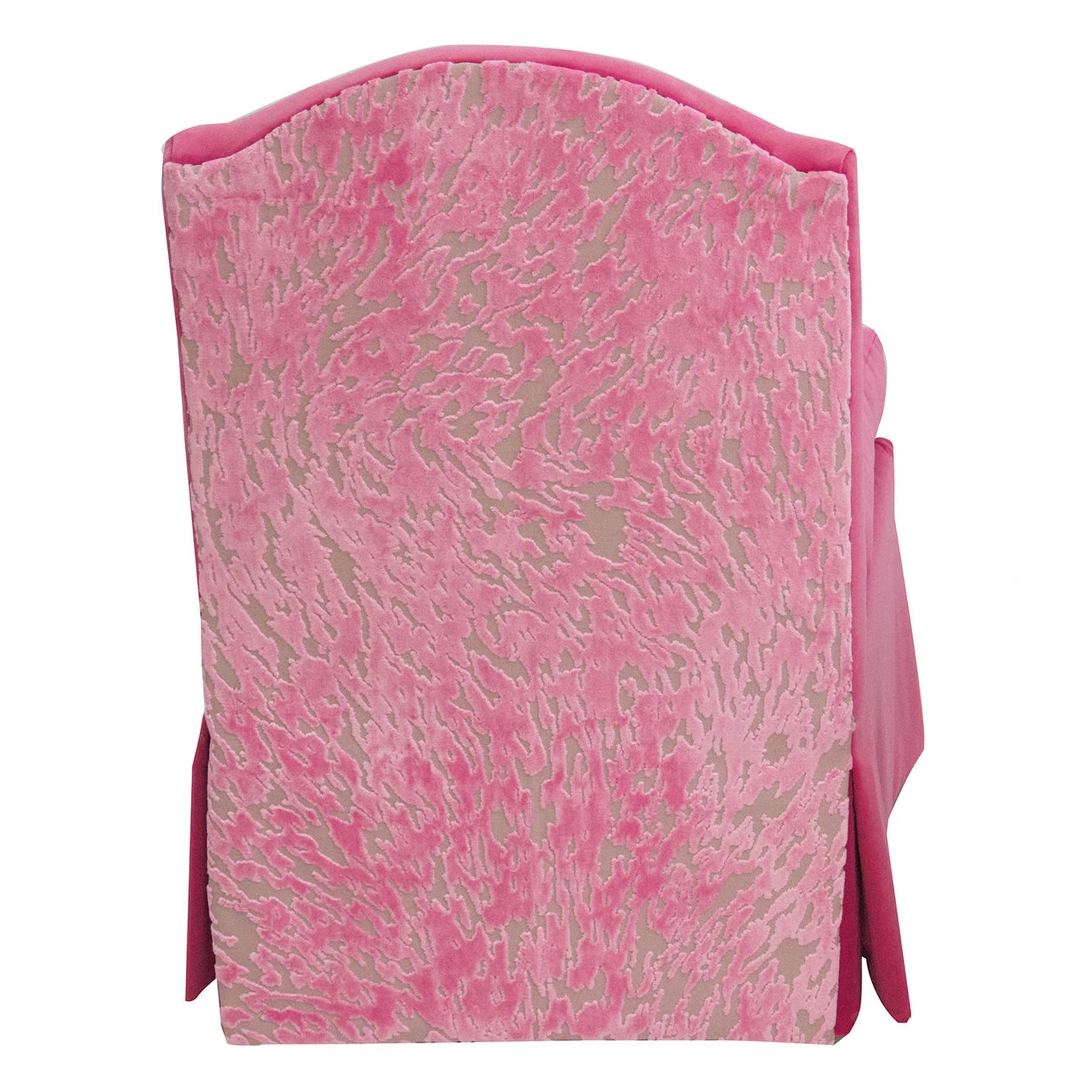 Klassischer klassischer Skirted Slipper Chair aus rosafarbenem Samt mit kontrastierender Samtrückenlehne (Amerikanische Klassik) im Angebot