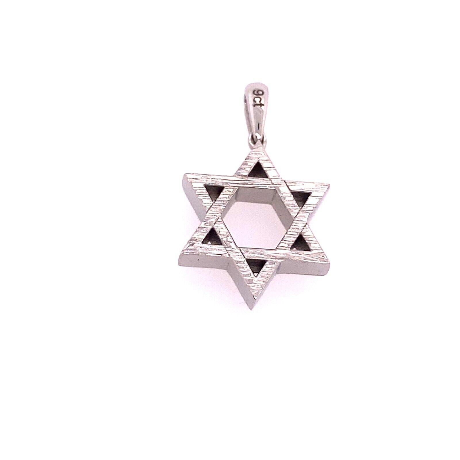 Classic Solid 9ct White Gold Star of David Pendant, 16.70mm In New Condition For Sale In London, GB