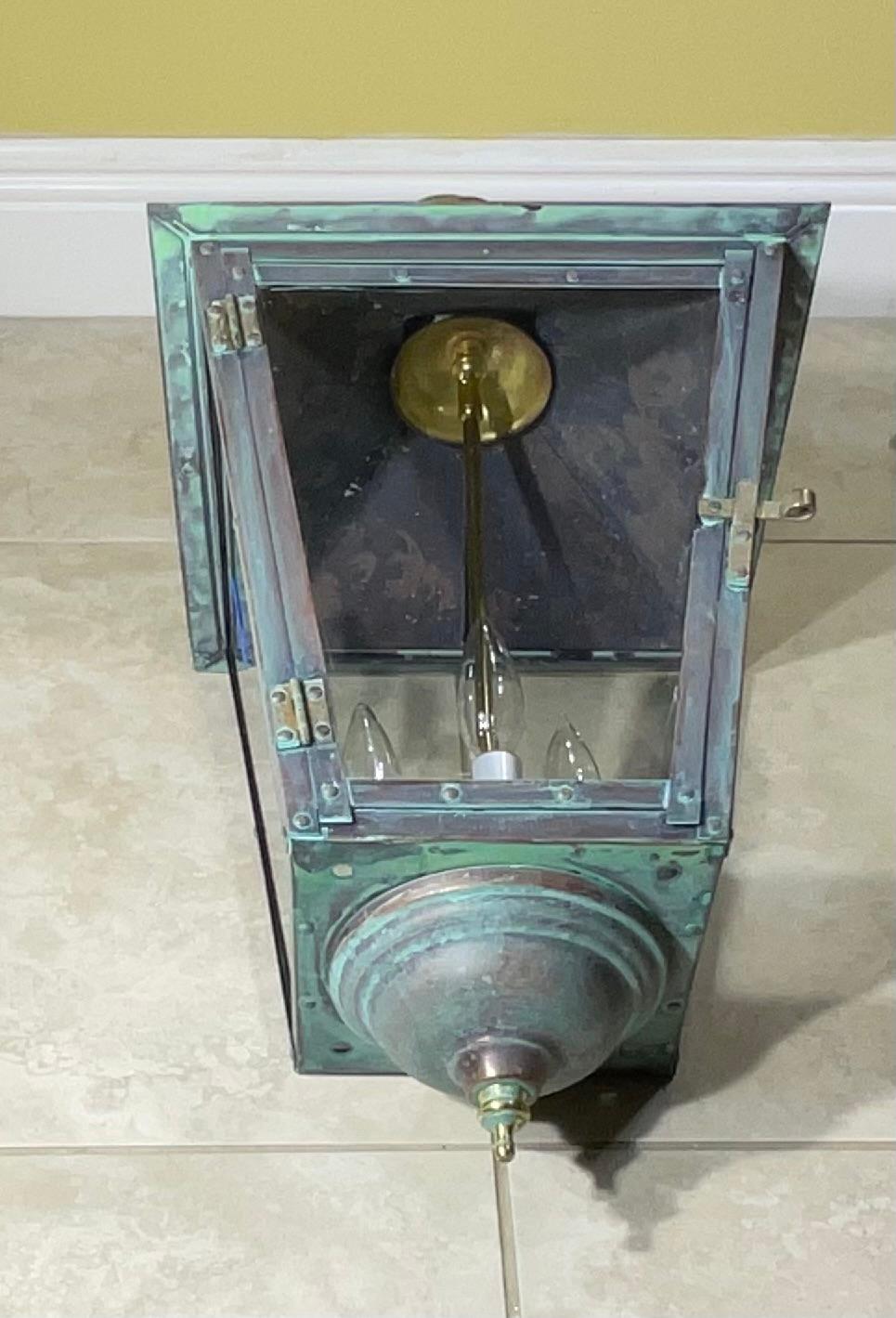 Suspension / Lanterne classique en cuivre massif et laiton en vente 9