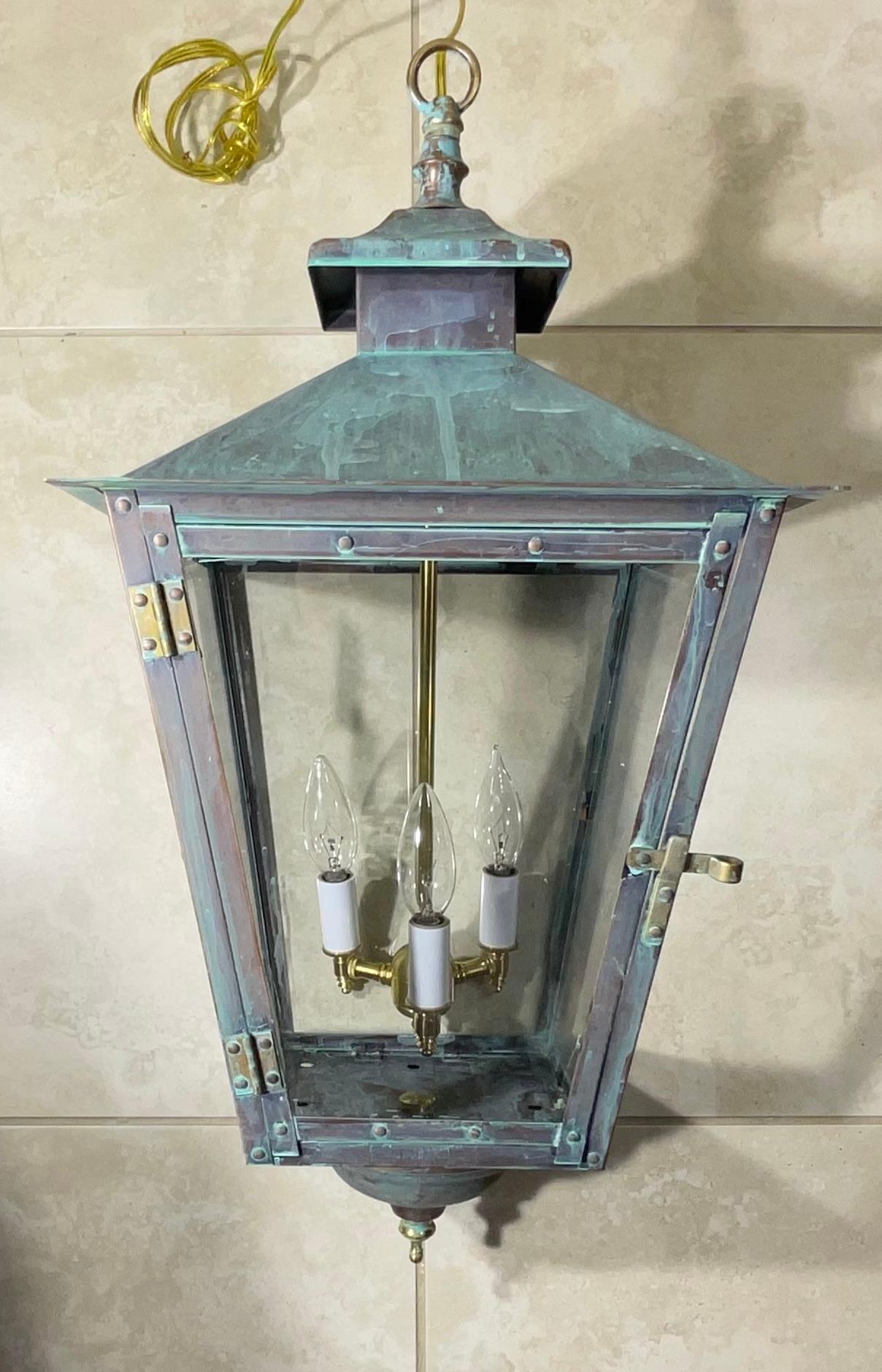 Suspension / Lanterne classique en cuivre massif et laiton en vente 11