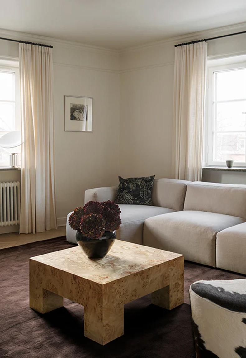 Solid Wool Rug ist ein klassisches Teppich-Design. Dieser Teppich ist die perfekte Wahl für alle, die auf der Suche nach einem strapazierfähigen und langlebigen Teppich mit klassisch-elegantem Aussehen sind.

Handgefertigt aus 100% Wolle.
Aufgrund