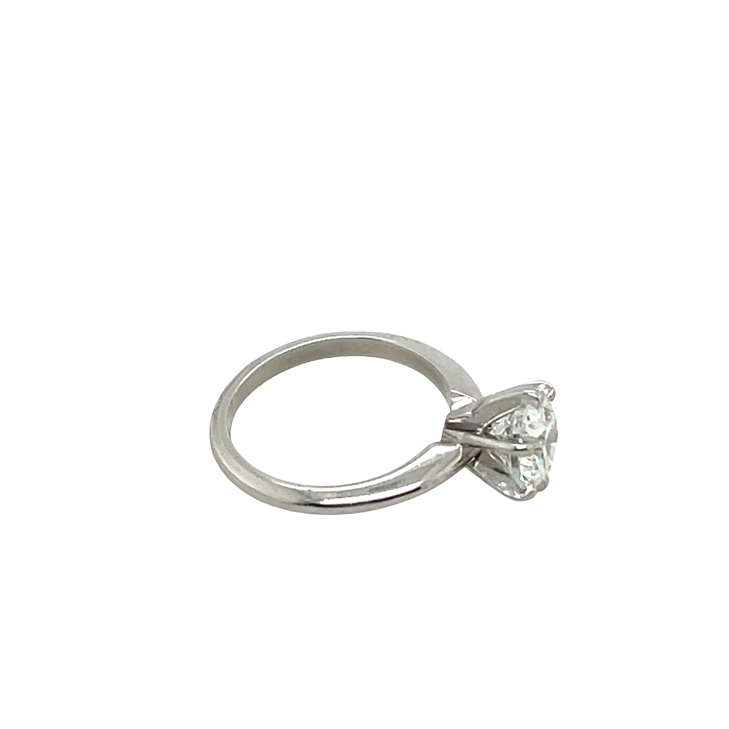 Anillo de compromiso de diamantes Solitario Clásico 1,21 ct F/VS2 Gia en platino en venta 3
