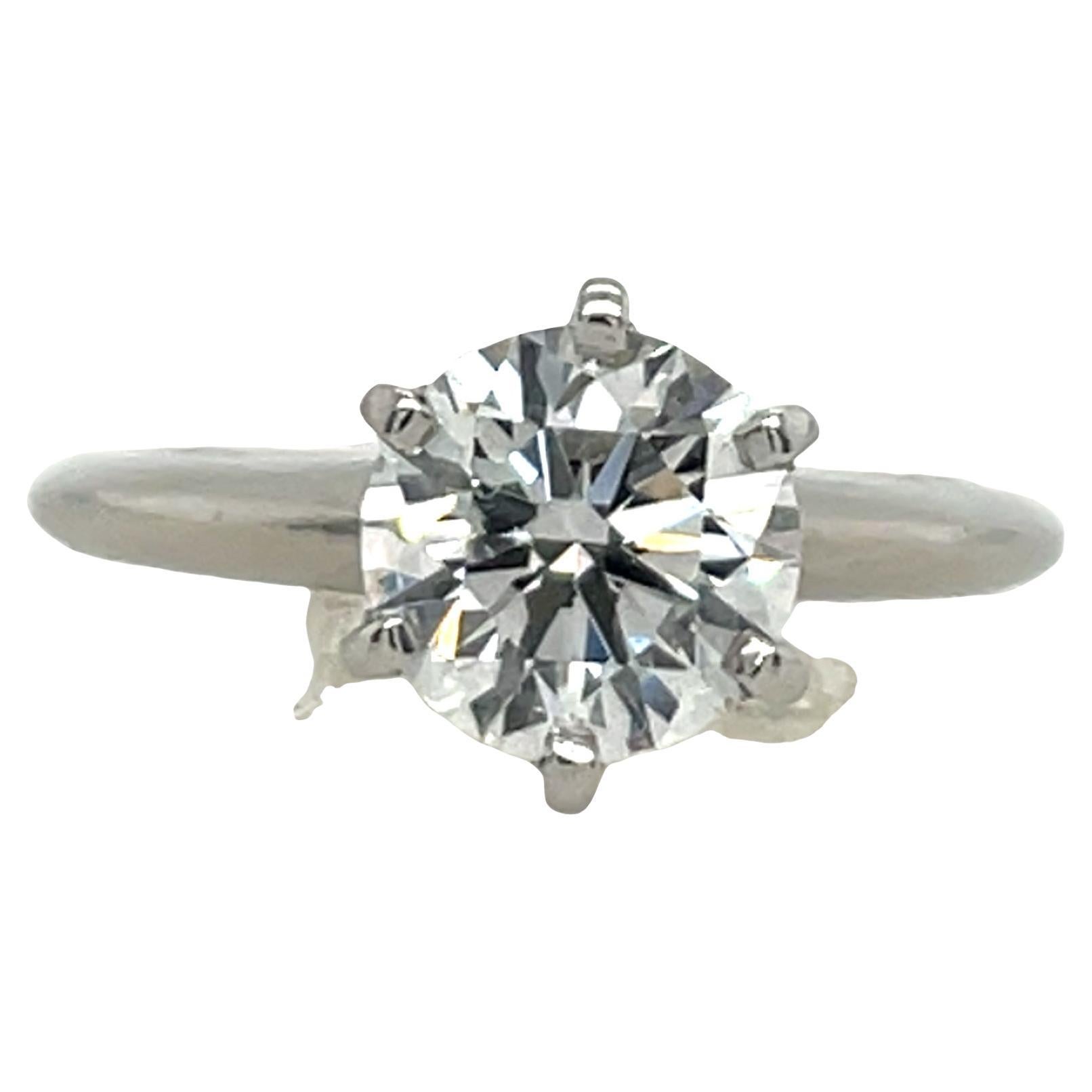 Anillo de compromiso de diamantes Solitario Clásico 1,21 ct F/VS2 Gia en platino en venta