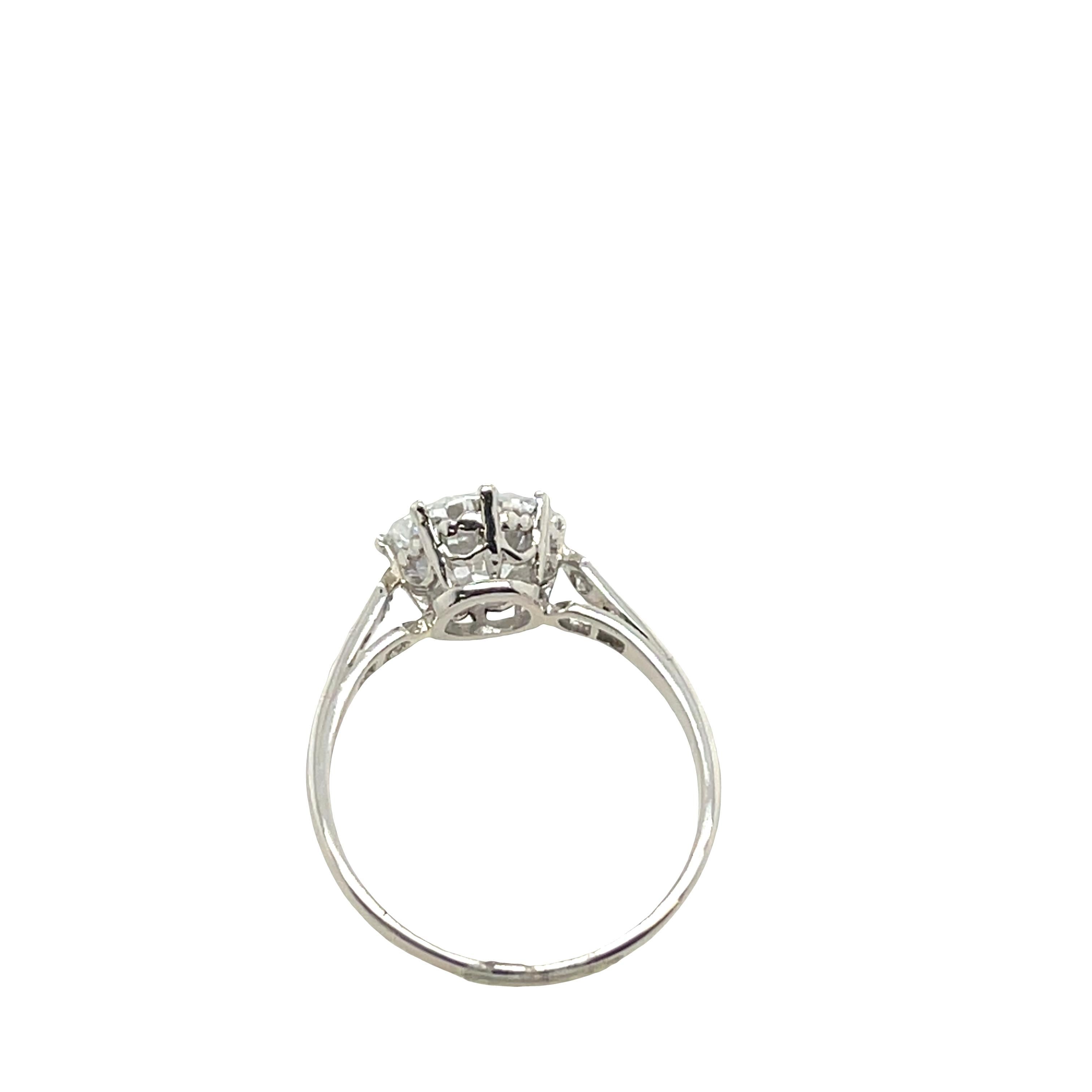Bague de fiançailles solitaire classique en platine avec 1,98 ct de diamant D/SI2 Excellent état - En vente à London, GB