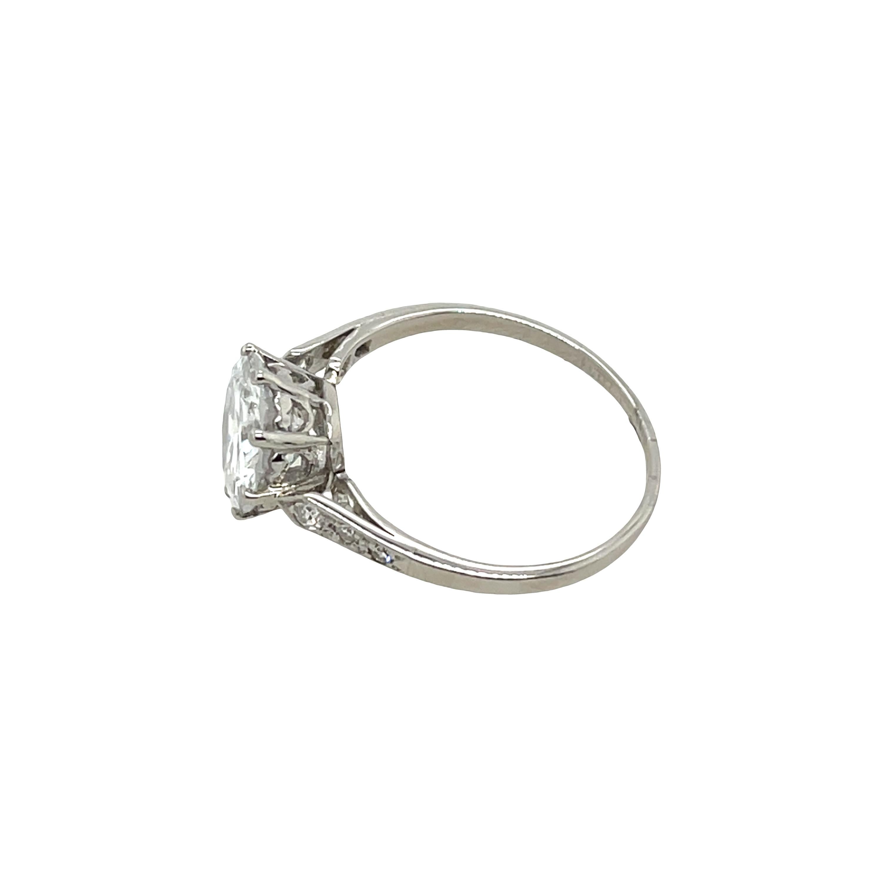 Bague de fiançailles solitaire classique en platine avec 1,98 ct de diamant D/SI2 Pour femmes en vente