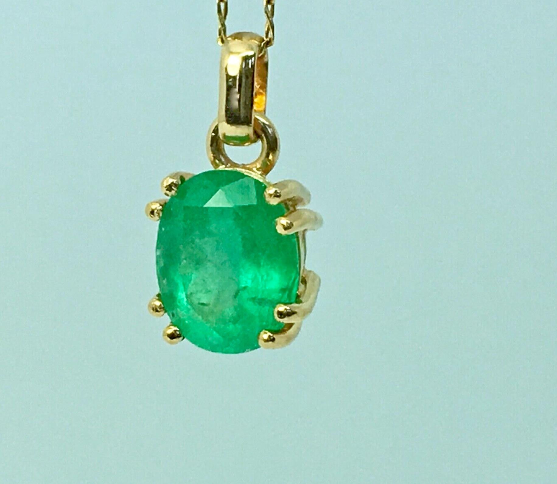 Women's Classic Solitaire Oval Emerald Drop Pendant Necklace 18 Karat
