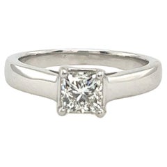 Klassischer Solitär Diamant-Verlobungsring mit Prinzessinnenschliff 0,70ct I/SI1