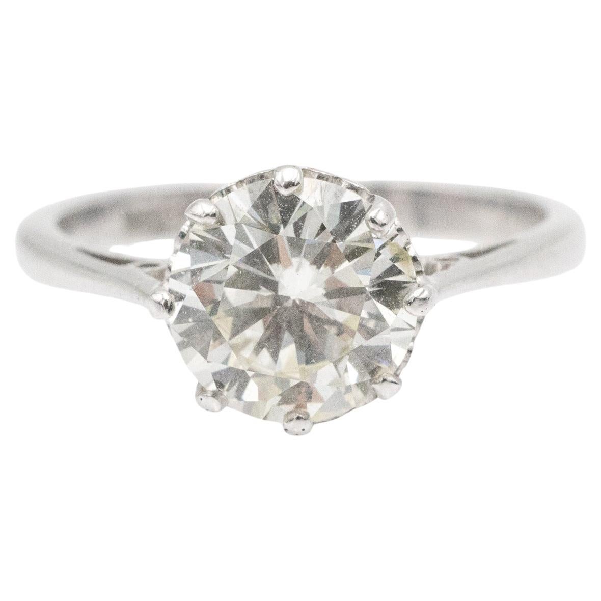 Bague solitaire classique en or blanc avec un diamant de 2,01ct en vente