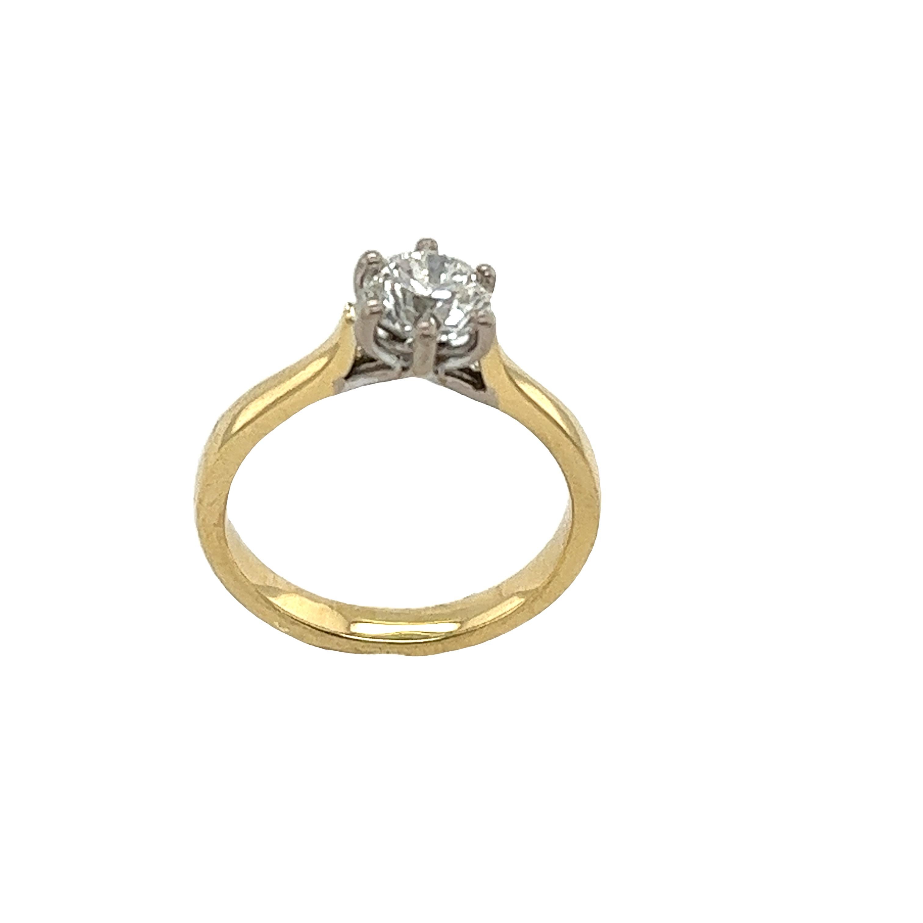 Round Cut Classic Solitaire Round Diamond Engagement Ring 0.90ct I/SI2 Set In 18ct Gold For Sale
