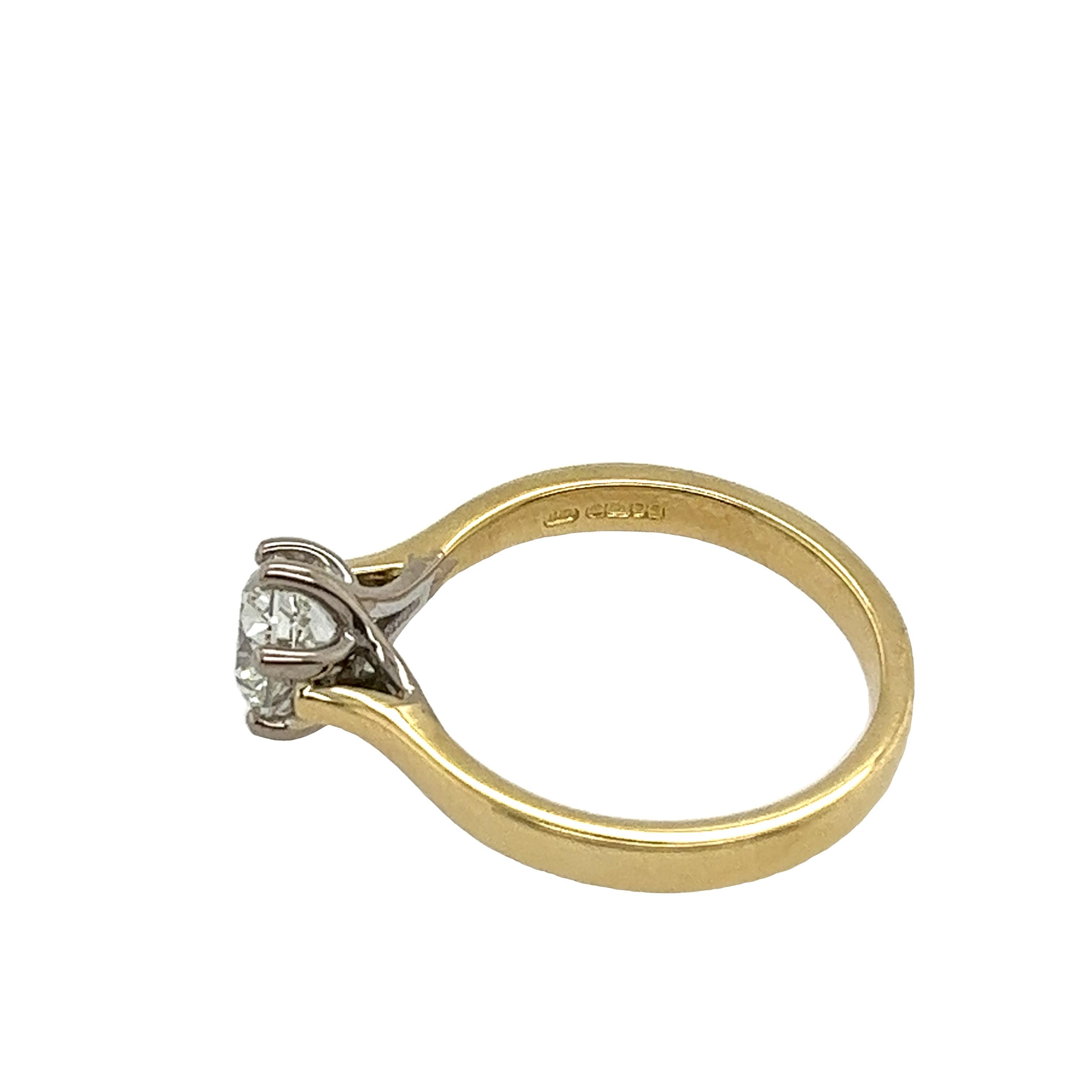 Classic Solitaire Round Diamond Engagement Ring 0.90ct I/SI2 Set In 18ct Gold For Sale 2