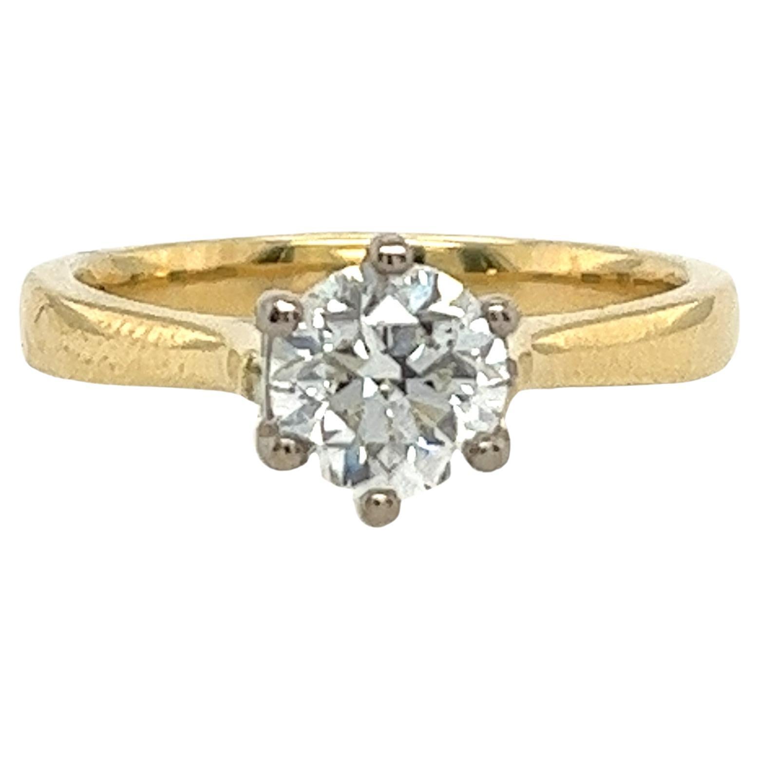 Classic Solitaire Round Diamond Engagement Ring 0.90ct I/SI2 Set In 18ct Gold For Sale