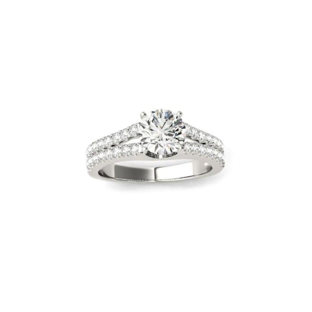 Classic Split Shank Diamond Engagement Ring in White Gold In New Condition For Sale In Stamford, CT
