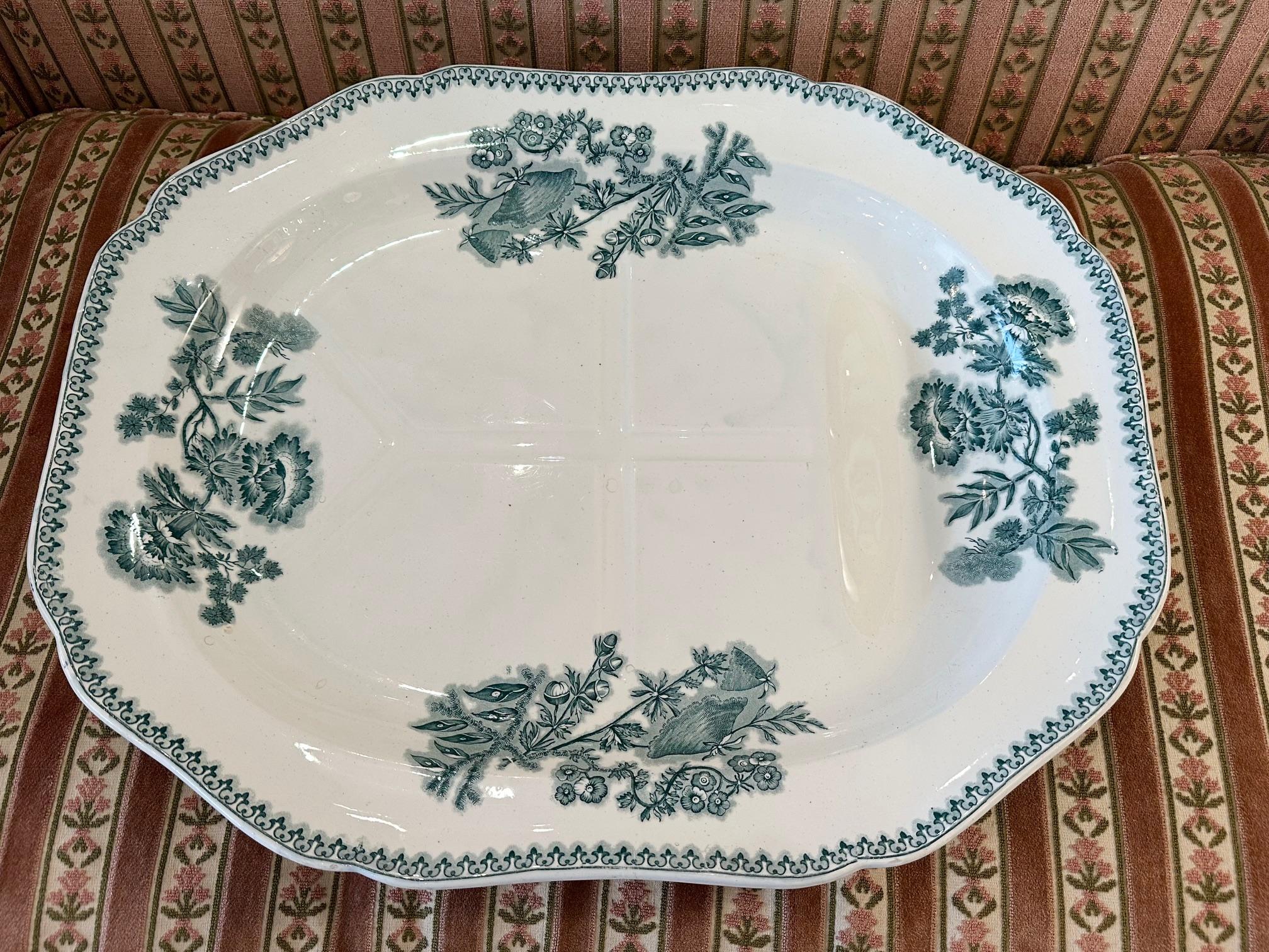 Bellissimo piatto di carne antico di Spode con pozzetto.  Un design molto bello.  Timbro sul retro.