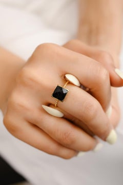 Elegant 18k Yellow Gold Ring with 2.44 Ct Square Black Onyx in Bezel Setting