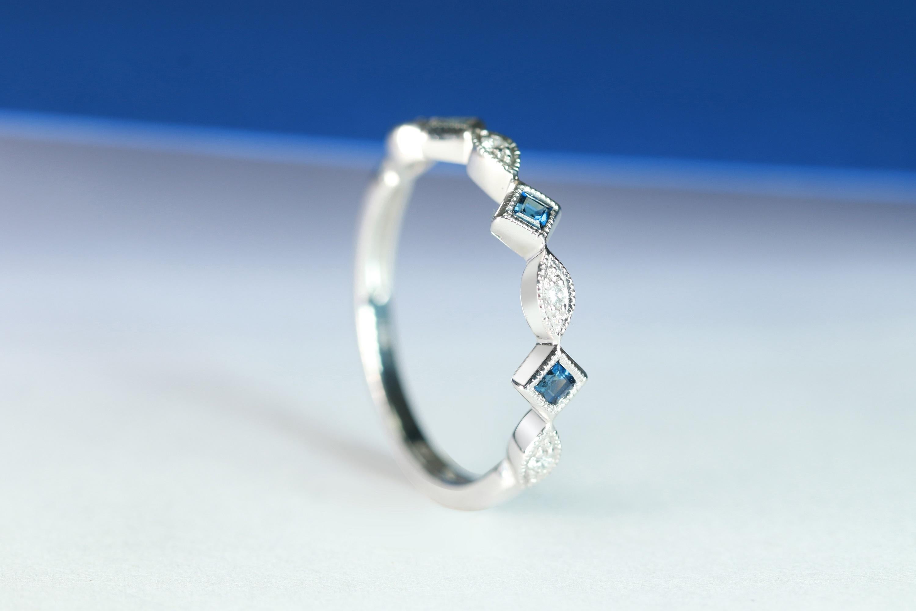 Art Deco Classic Square-Cut Blue Sapphire with Round-Cut Diamond 18k White Gold Ring For Sale