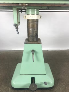 Classic Stainless and Enameled Steel Industrial Hydrualic Base Lift Table