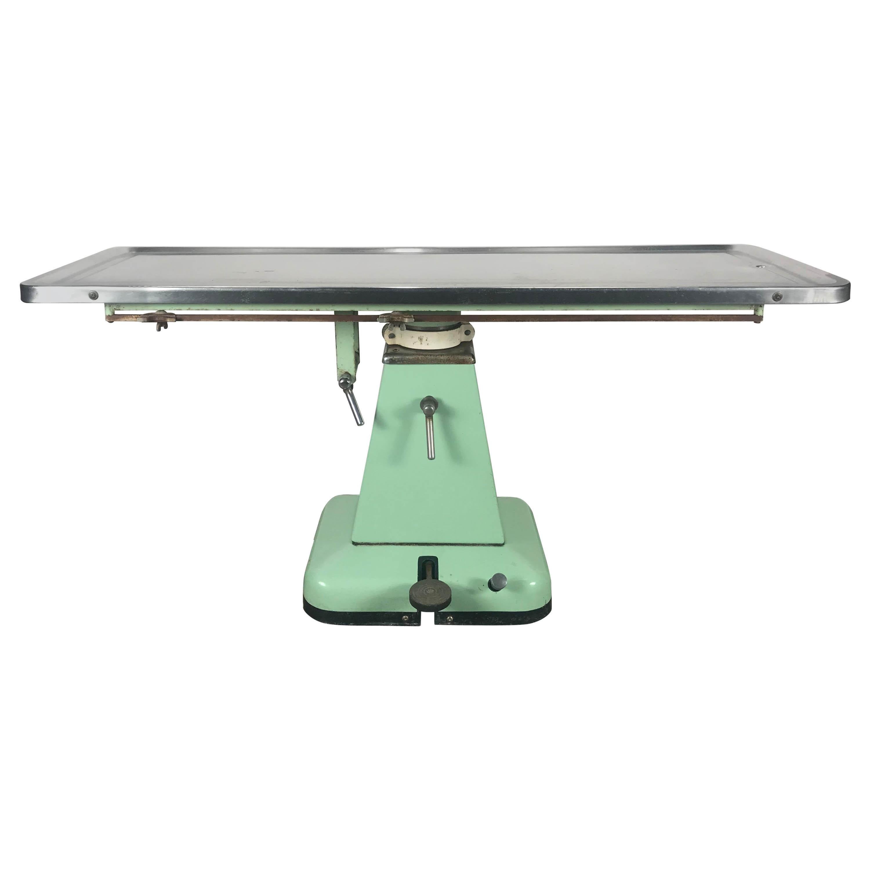 Classic Stainless and Enameled Steel Industrial Hydrualic Base Lift Table