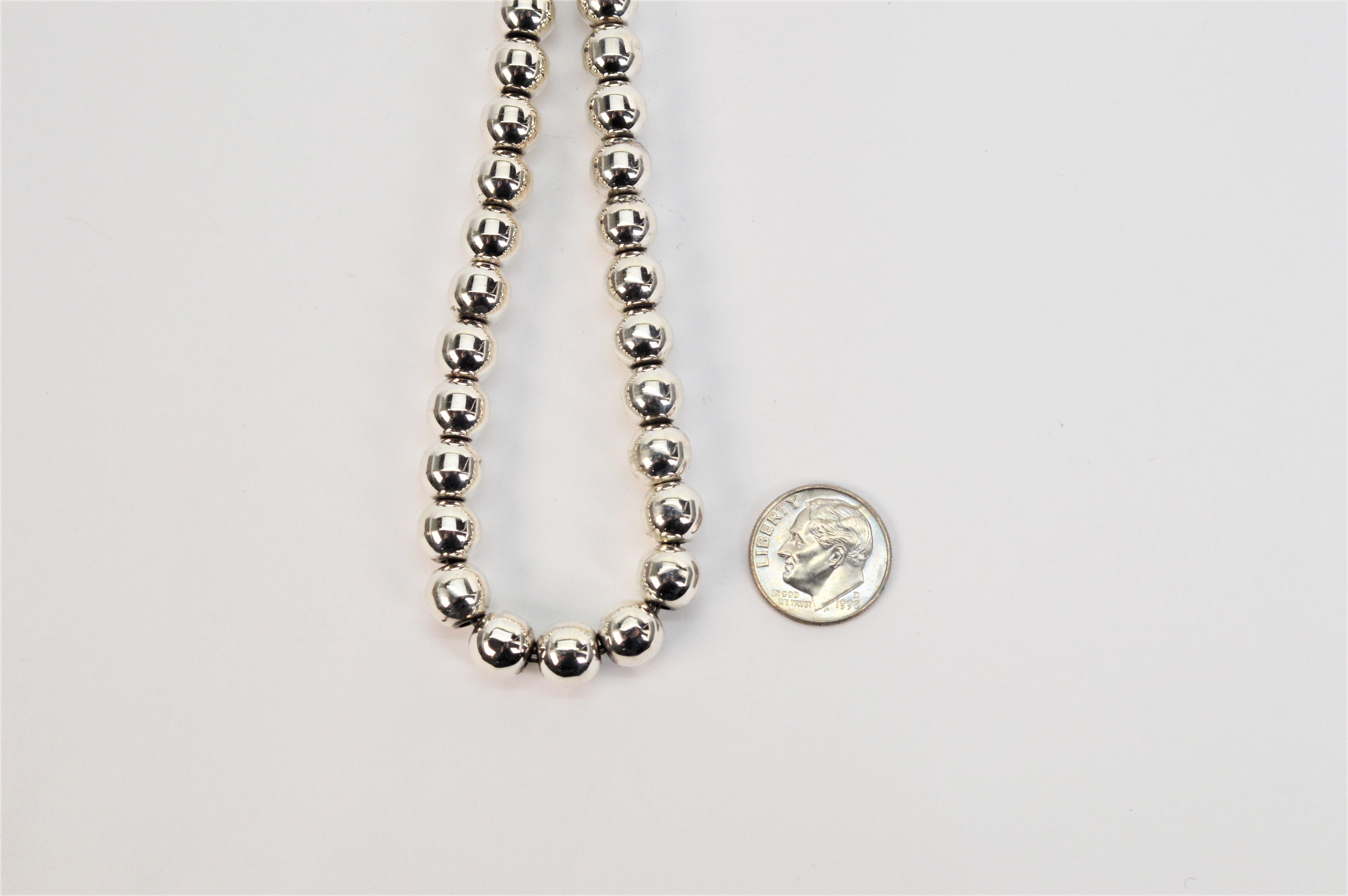 Classic Sterling Silver Beaded Necklace W Box Clasp In Excellent Condition For Sale In Mount Kisco, NY