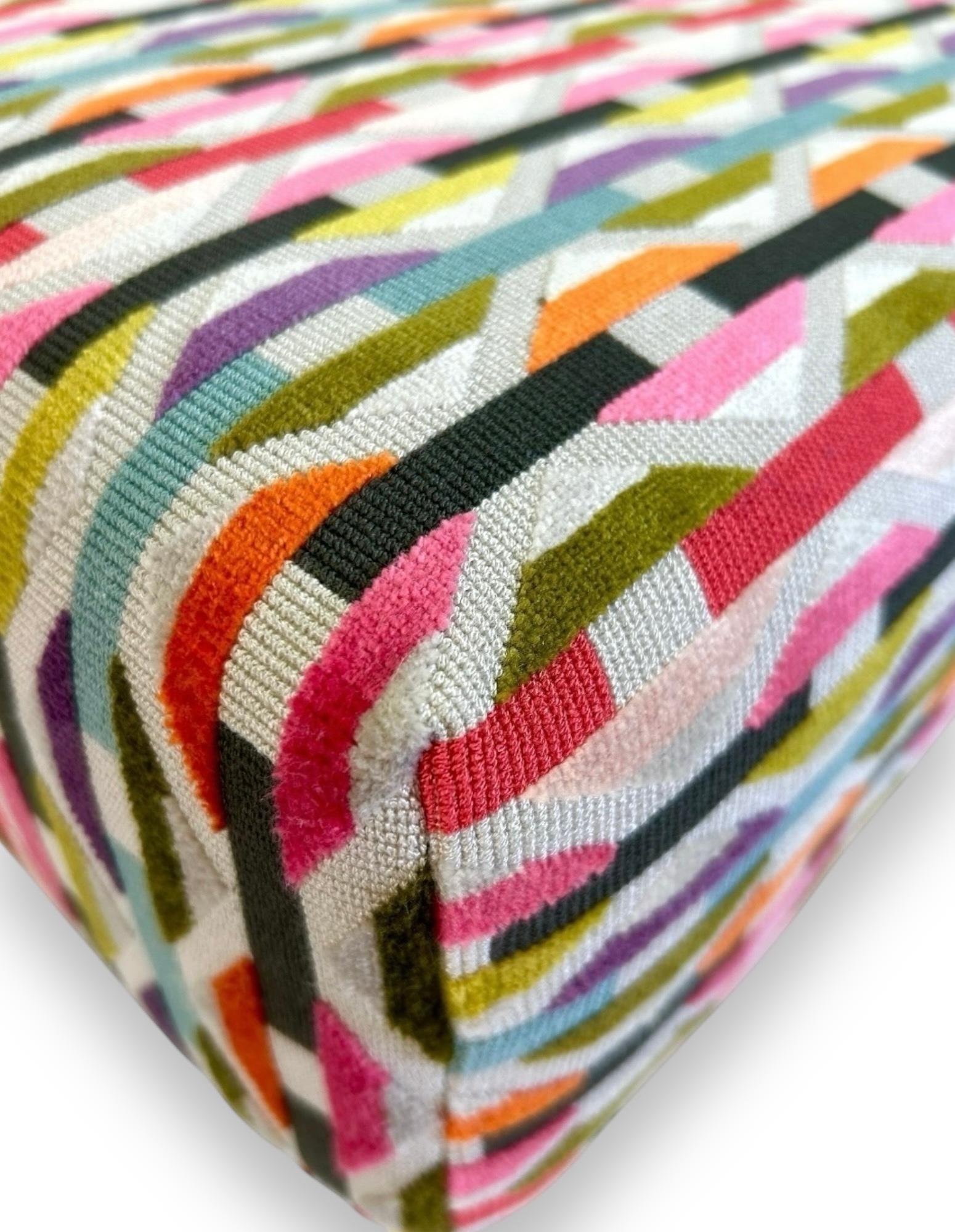 Mid-Century Modern Paire de tabourets Classic en tissu texturé 
