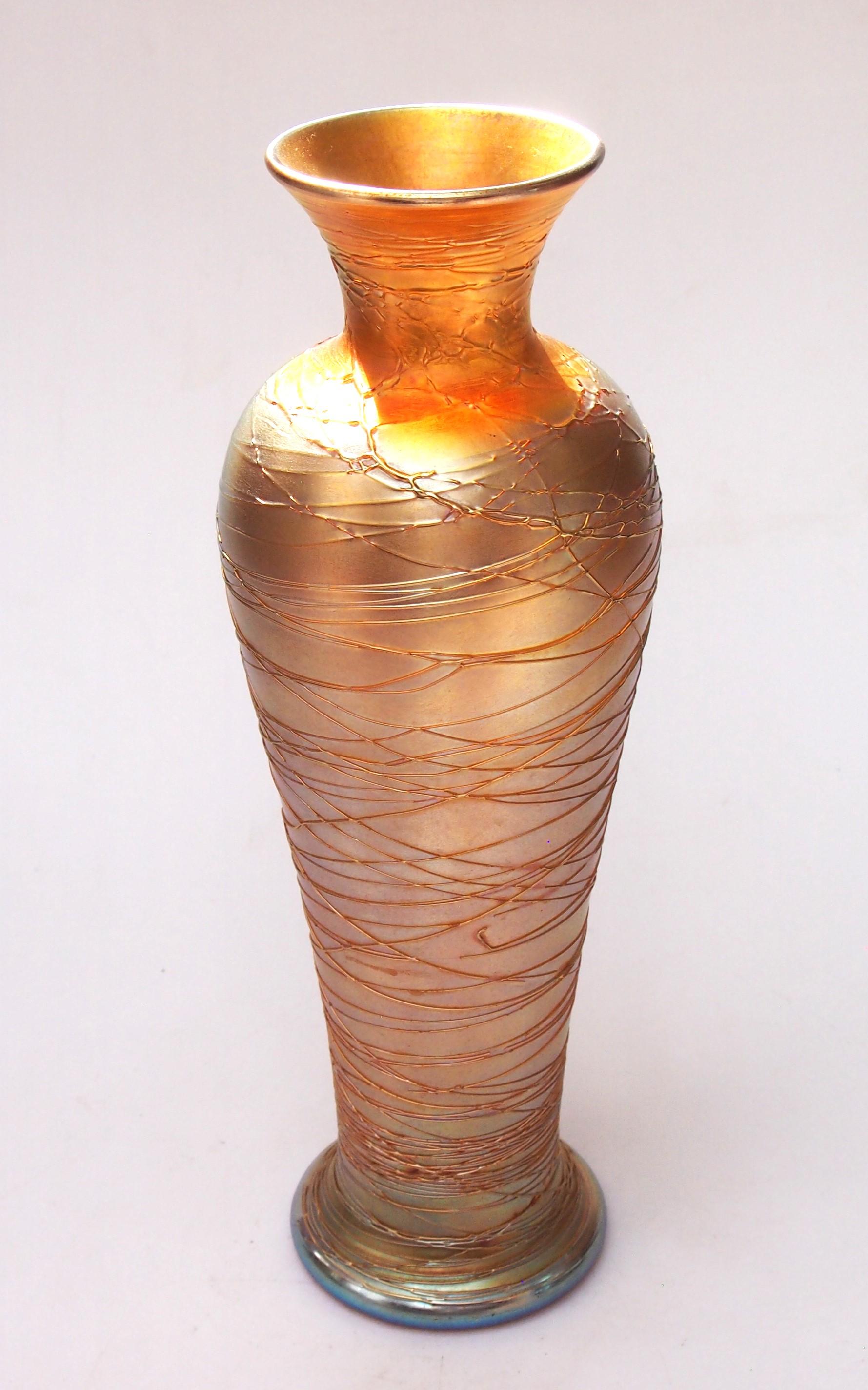 Vaso classico in vetro americano C.I.C. Aurene Durand con chiusura a strappo, 1924 circa In condizioni buone in vendita a Worcester Park, GB