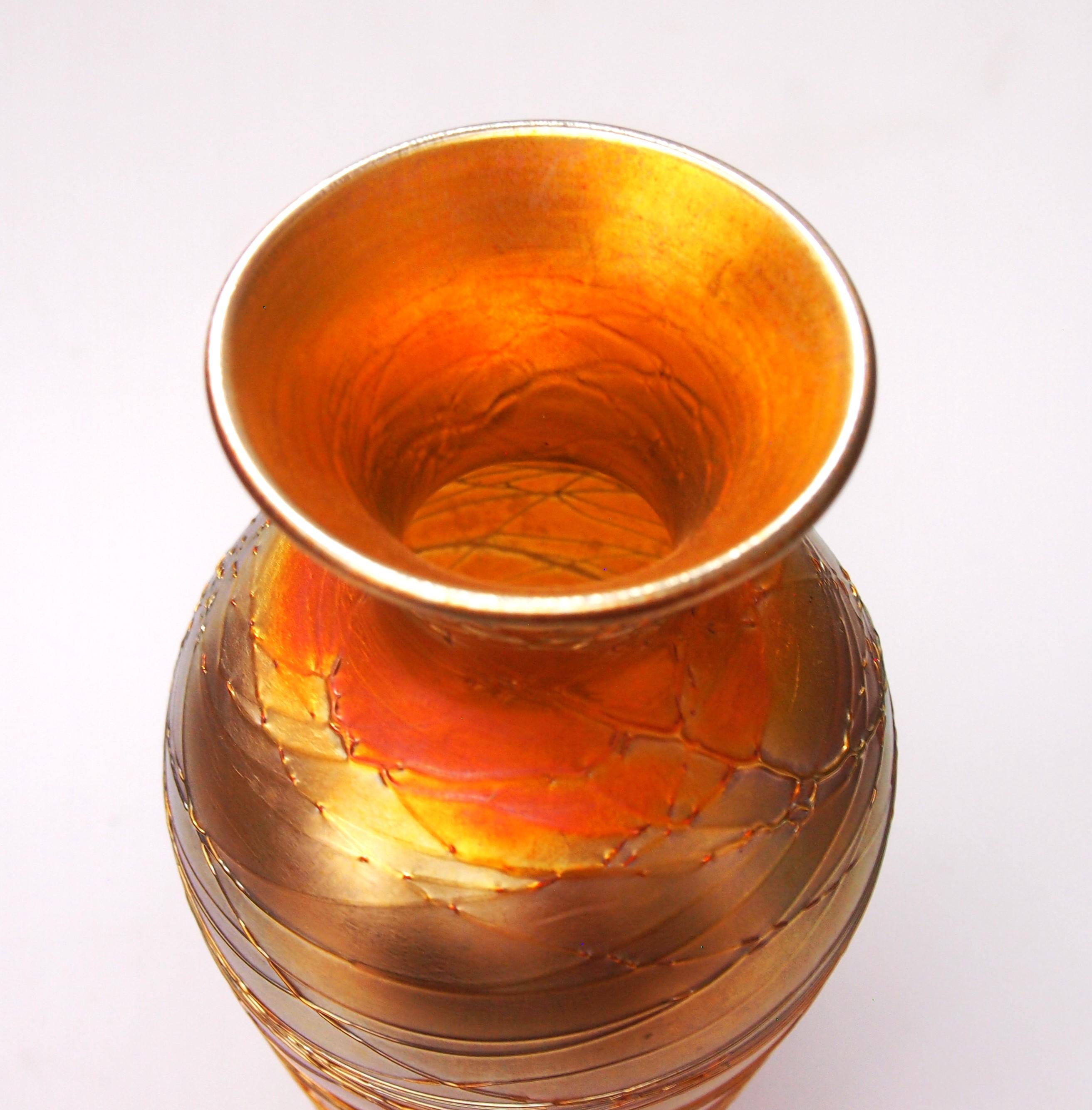 Inizio XX secolo Vaso classico in vetro americano C.I.C. Aurene Durand con chiusura a strappo, 1924 circa in vendita