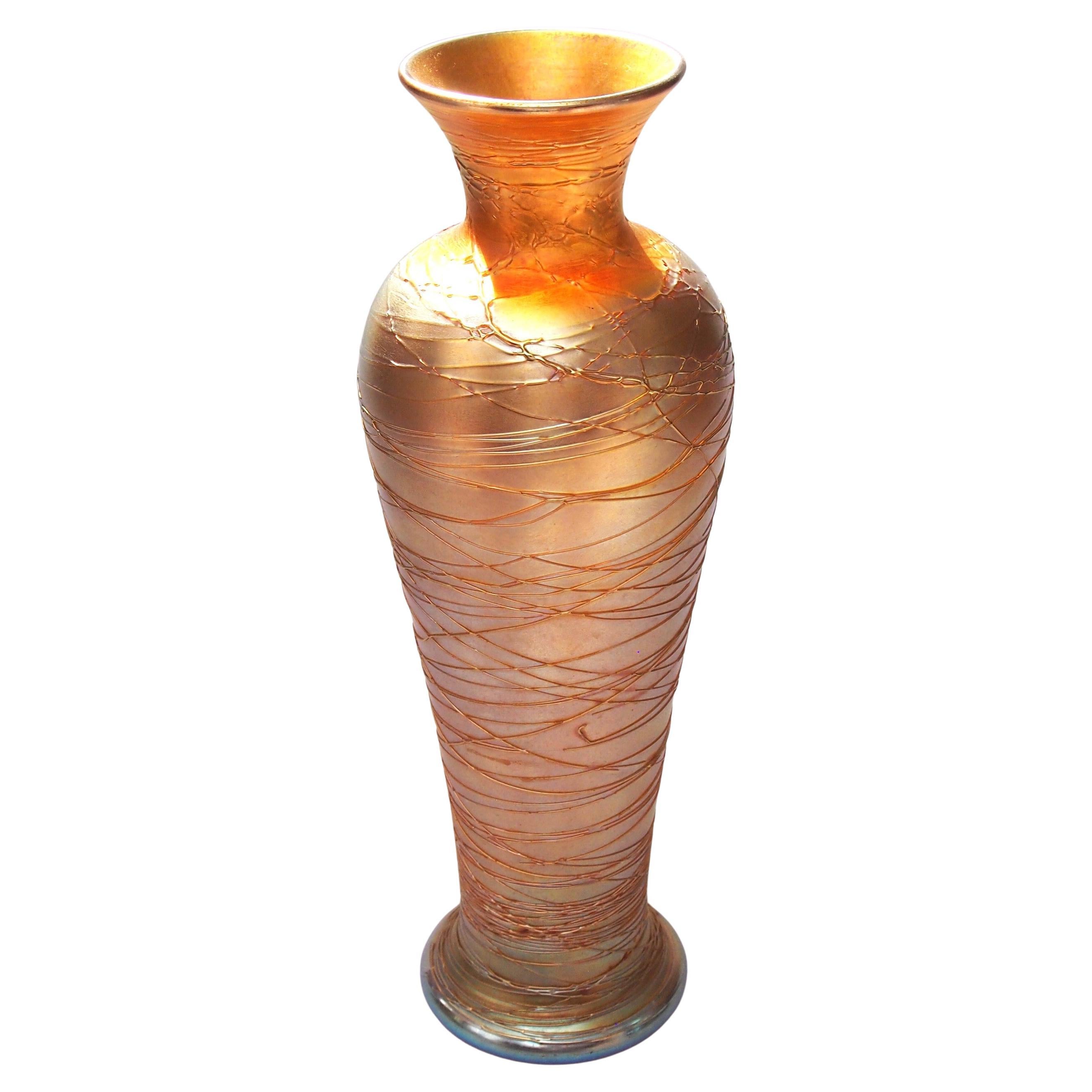 Vaso classico in vetro americano C.I.C. Aurene Durand con chiusura a strappo, 1924 circa in vendita
