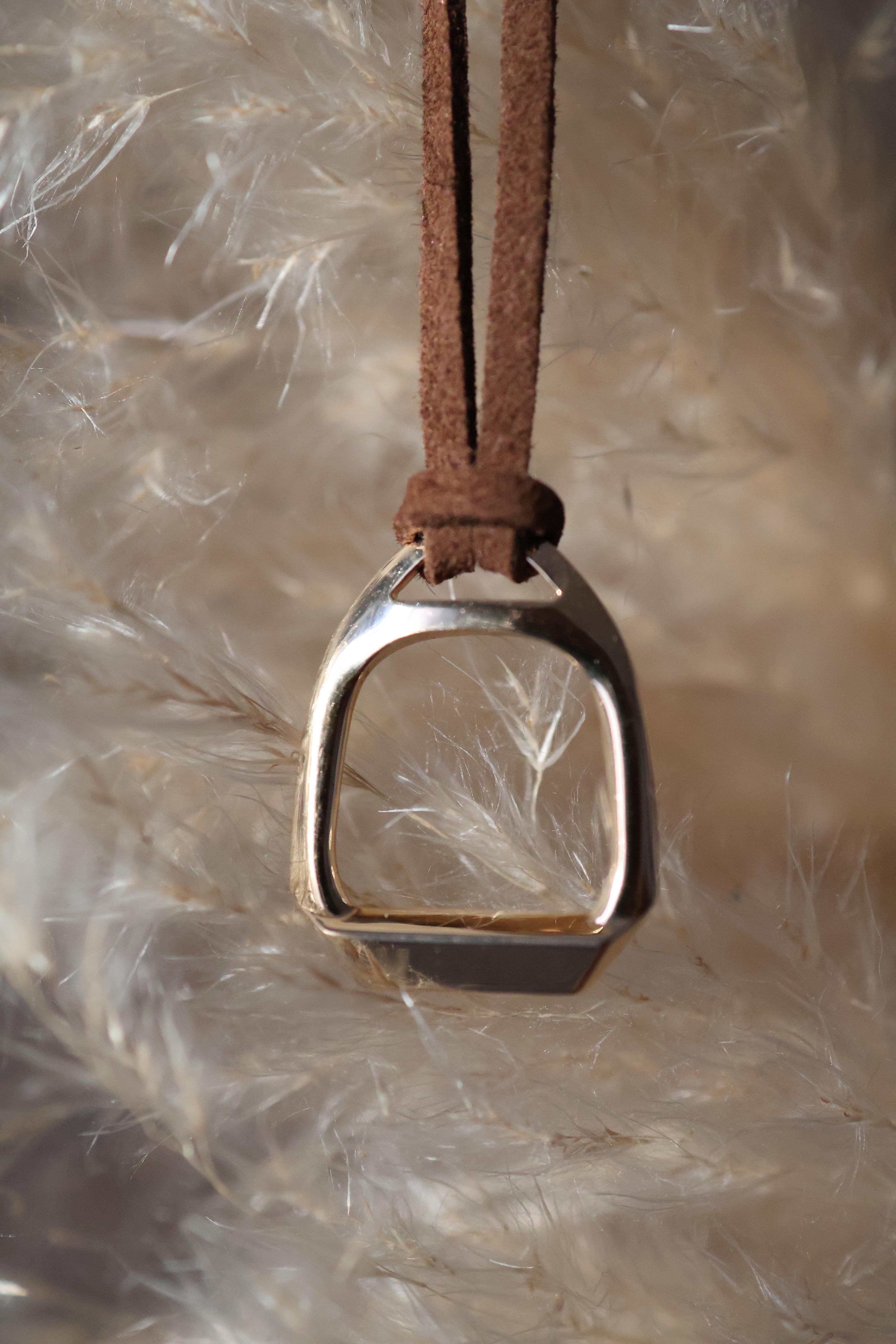 Classic-Stride Stirrup Equestrian Necklace In New Condition For Sale In Atlanta, GA