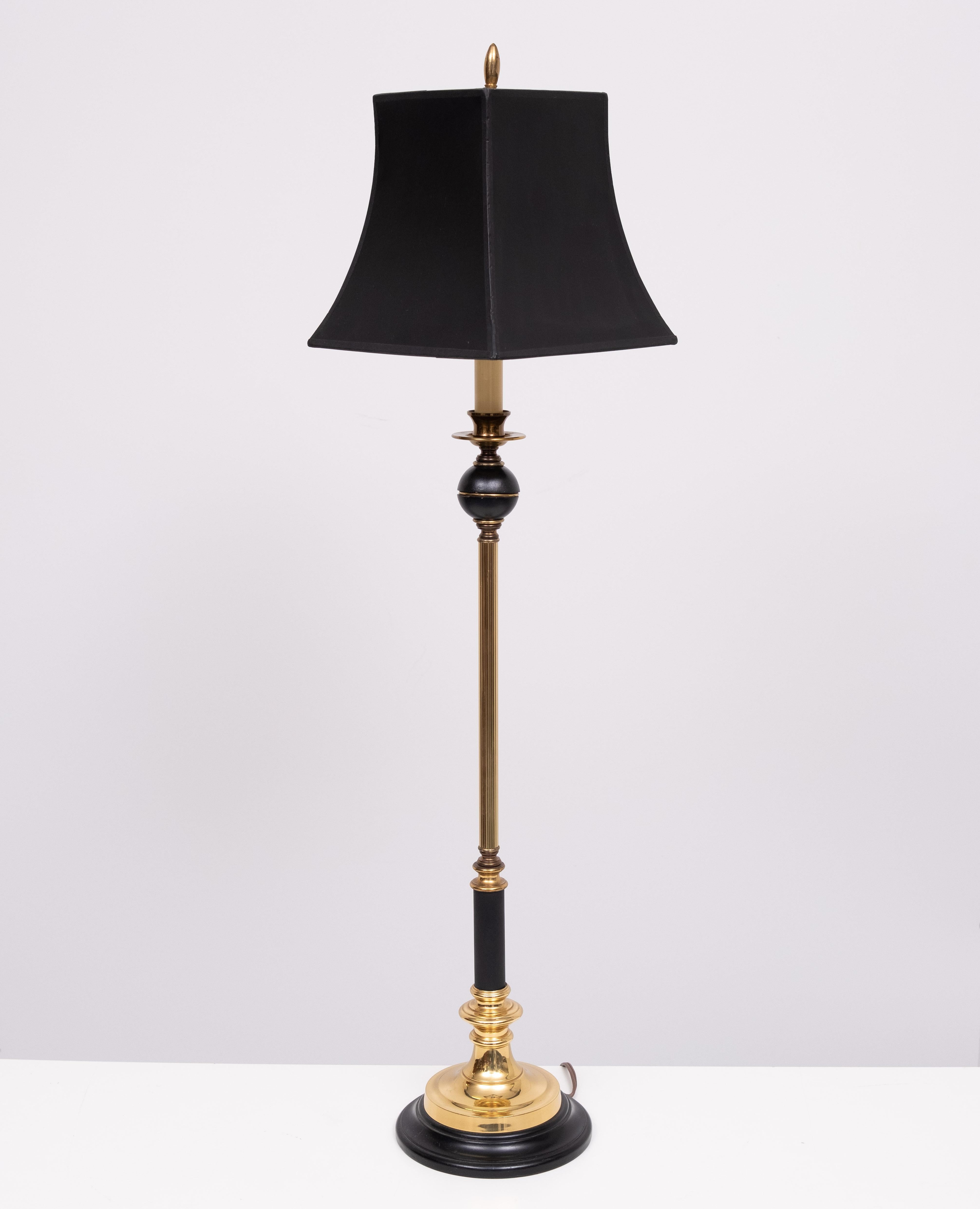 Lámpara de mesa alta de estilo clásico Francia años 70 en venta 4