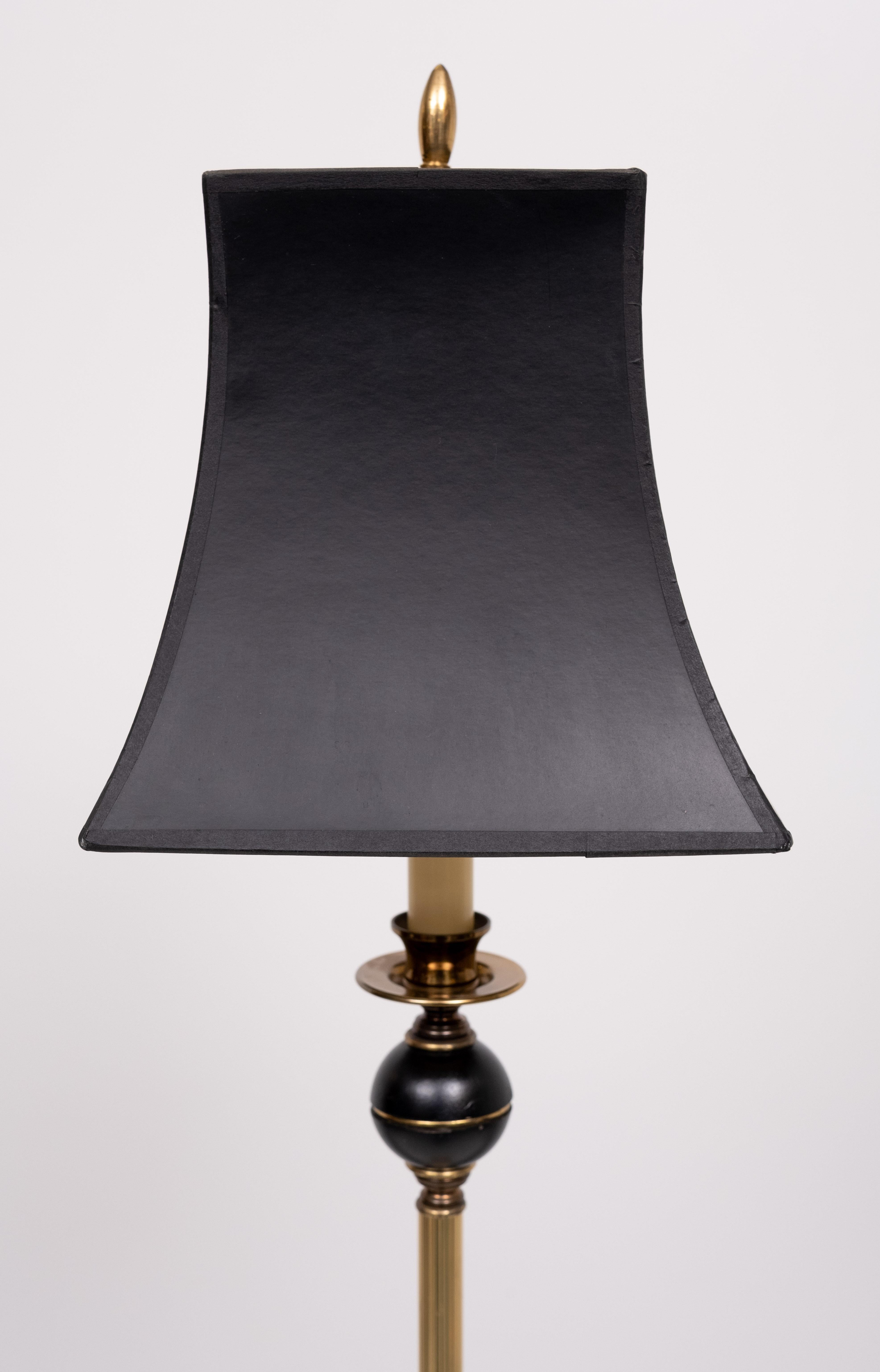 Lámpara de mesa alta de estilo clásico Francia años 70 Regencia de Hollywood en venta