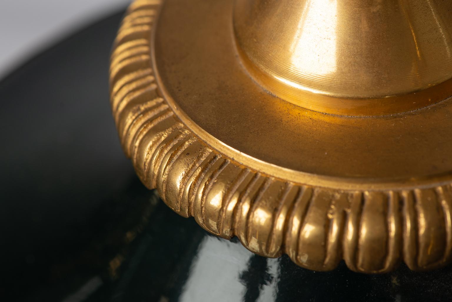 Classic Swan Französischer Empire Kronleuchter aus vergoldeter Bronze im Angebot 1