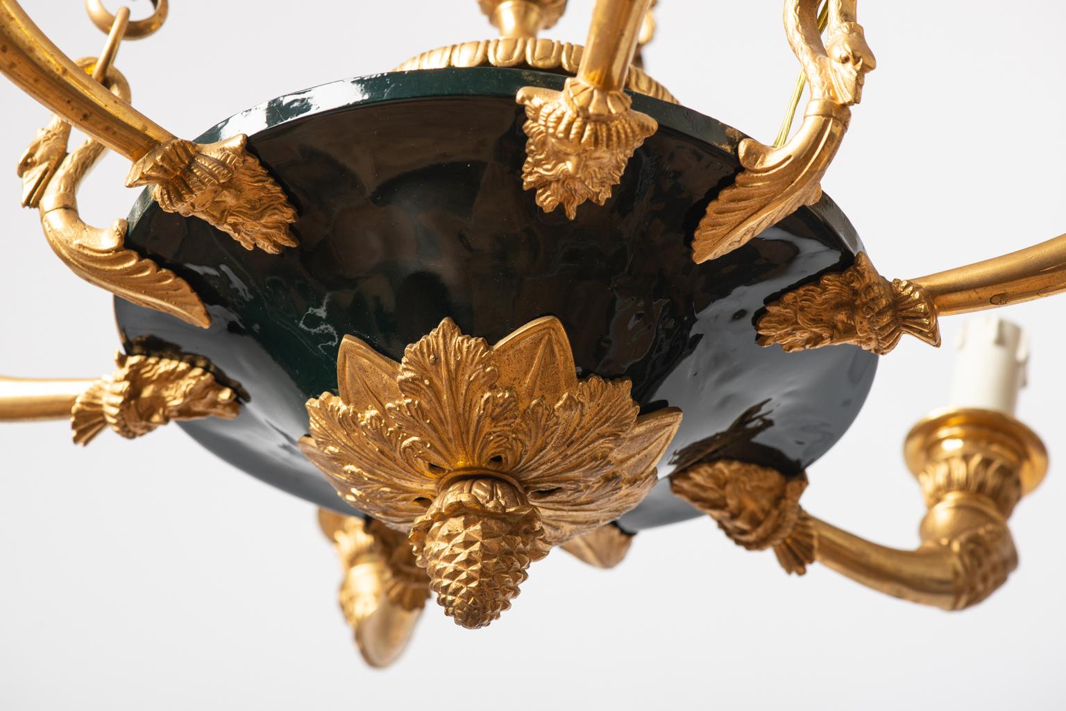 Classic Swan Französischer Empire Kronleuchter aus vergoldeter Bronze im Angebot 3