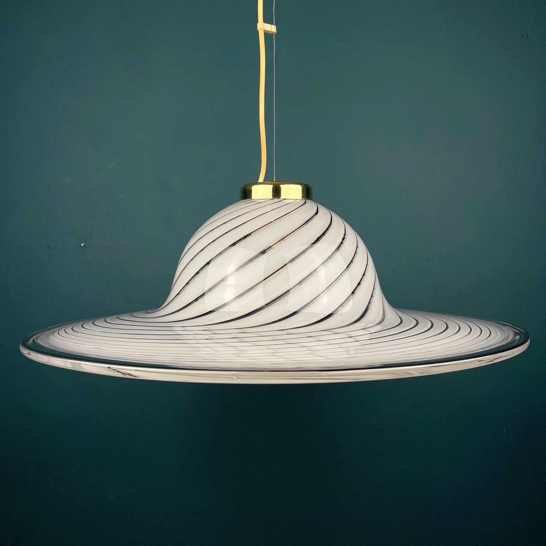 Classic Swirl Murano Glass Pendant Lamp, Italy, 1970s For Sale 3