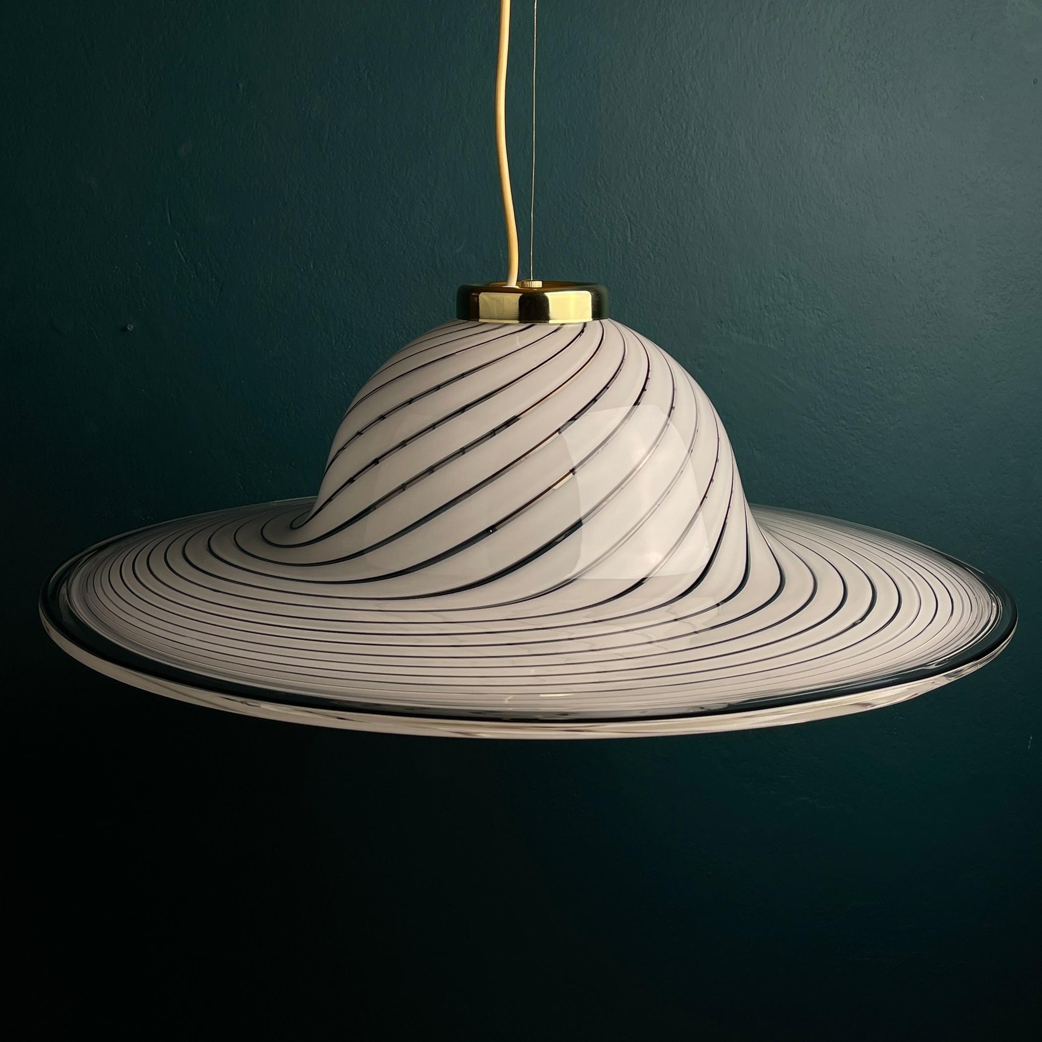 Lampada a sospensione classica in vetro di Murano, Italia, anni '70 in vendita 4