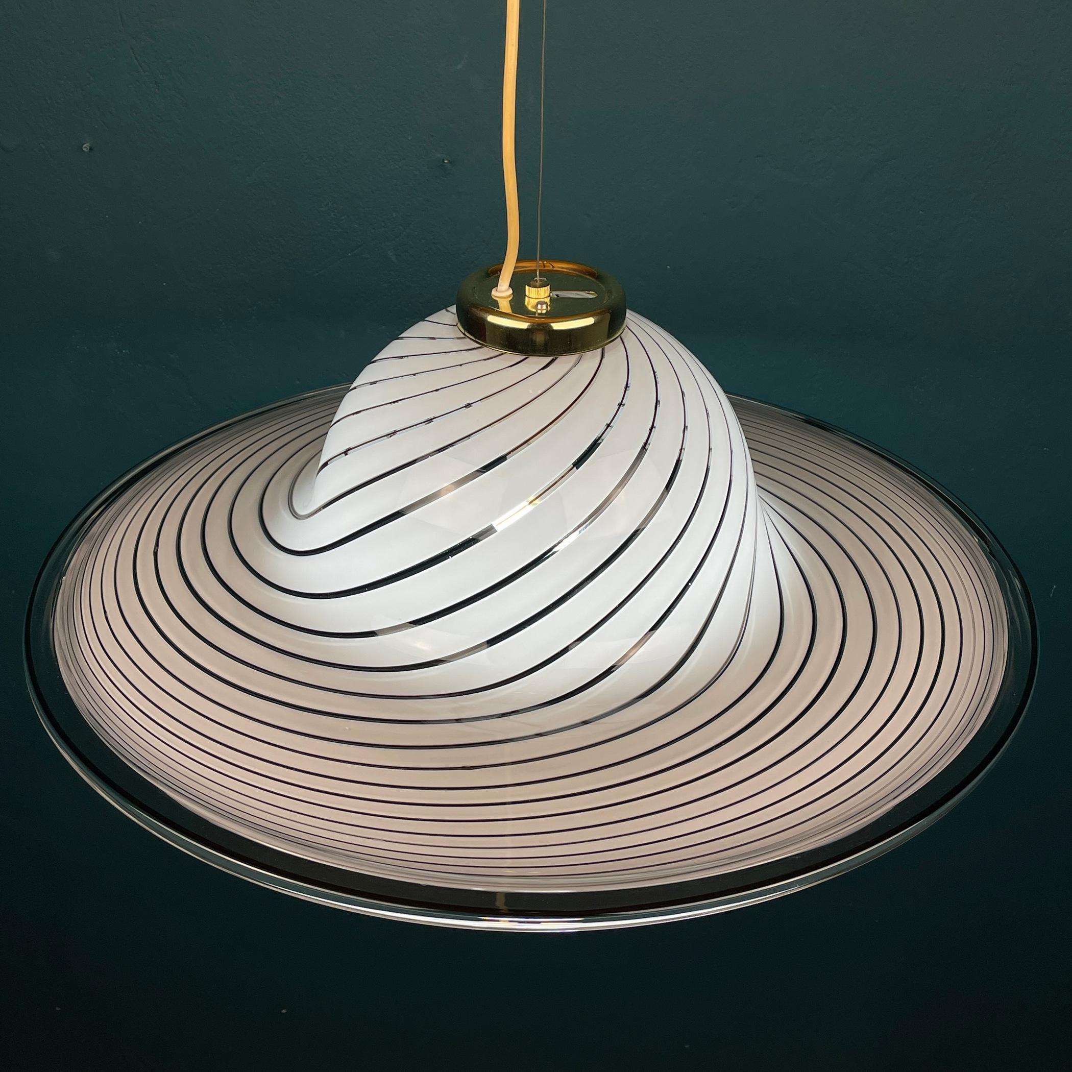 Classic Swirl Murano Glass Pendant Lamp, Italy, 1970s For Sale 5