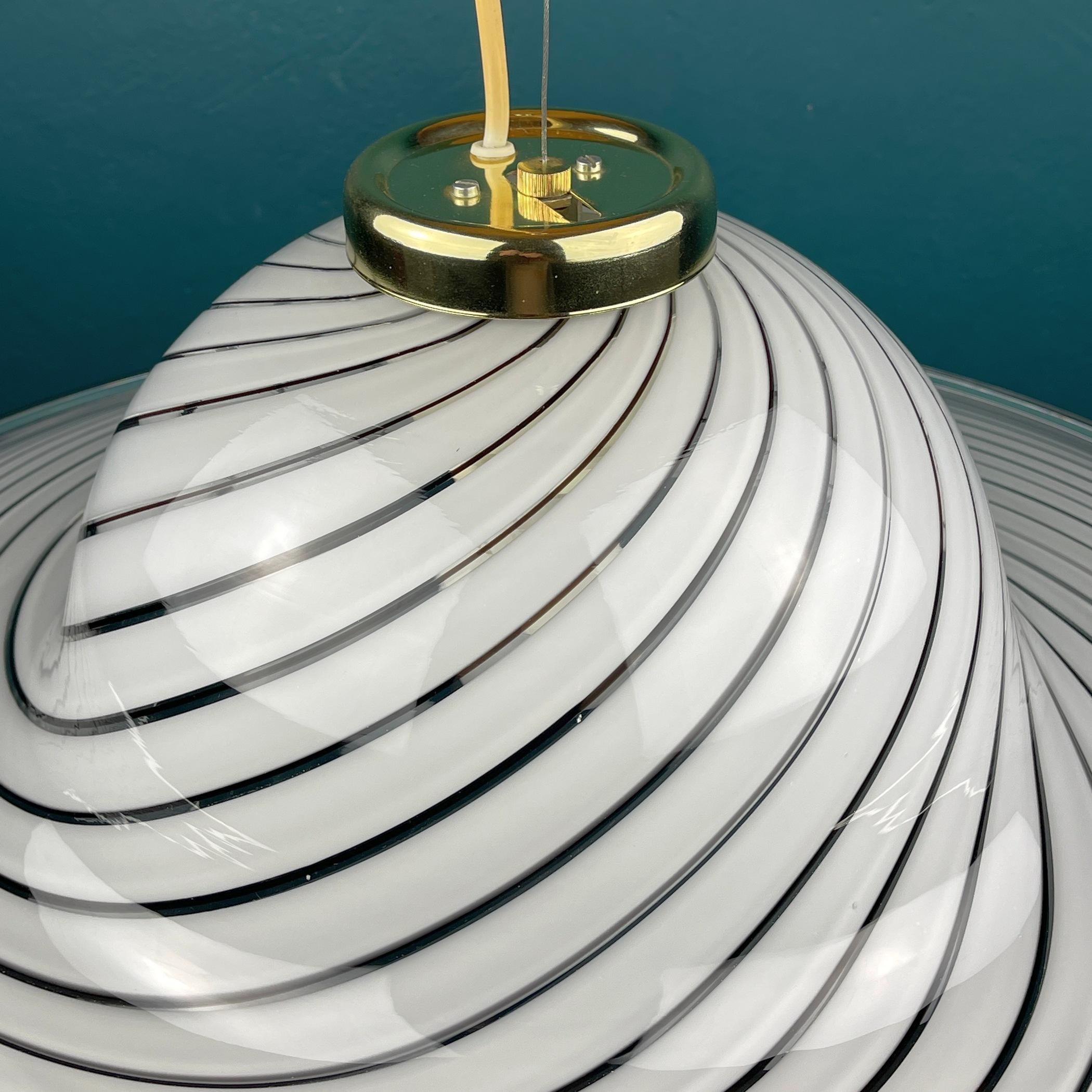 Classic Swirl Murano Glass Pendant Lamp, Italy, 1970s For Sale 6