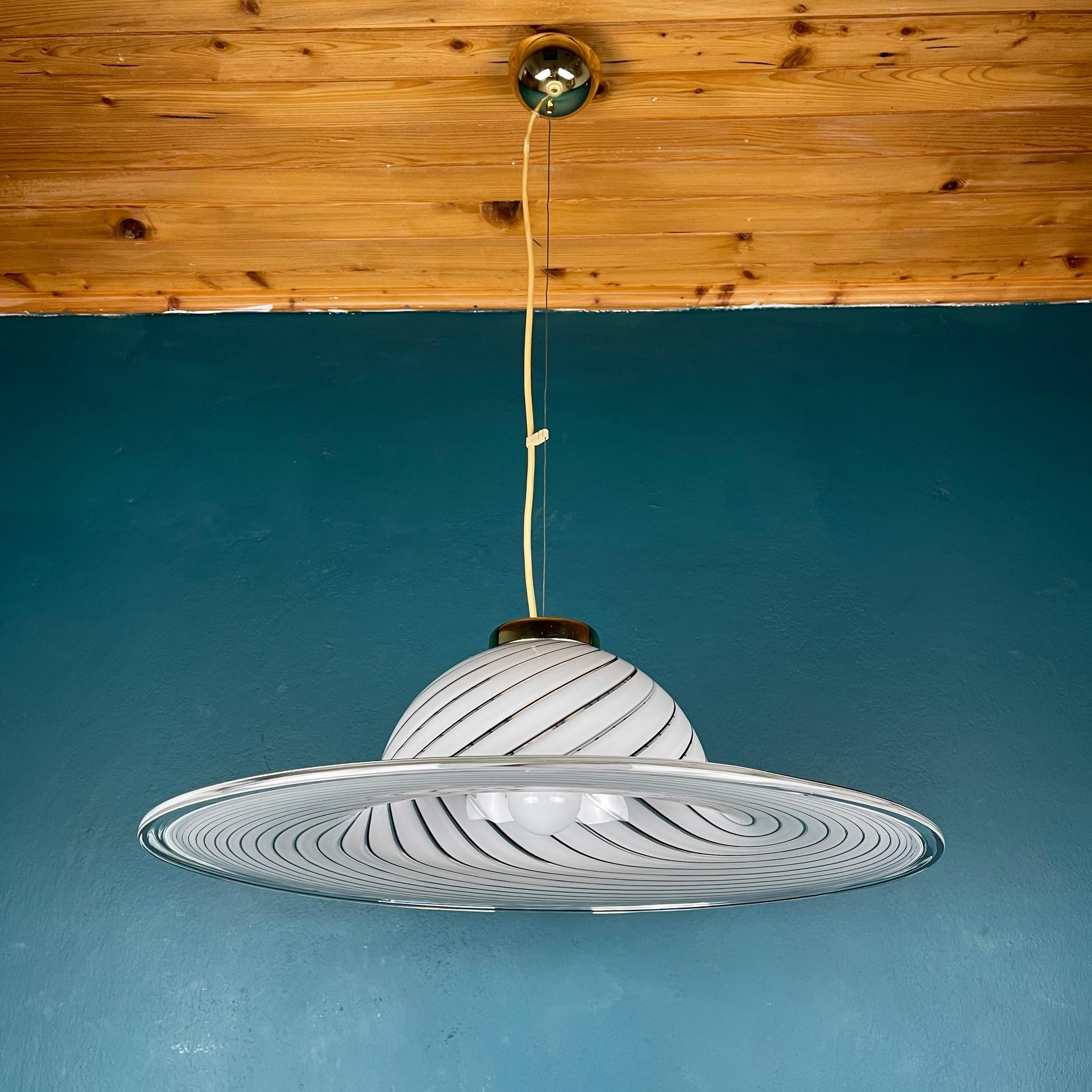 Mid-Century Modern Classic Swirl Murano Glass Pendant Lamp, Italy, 1970s For Sale