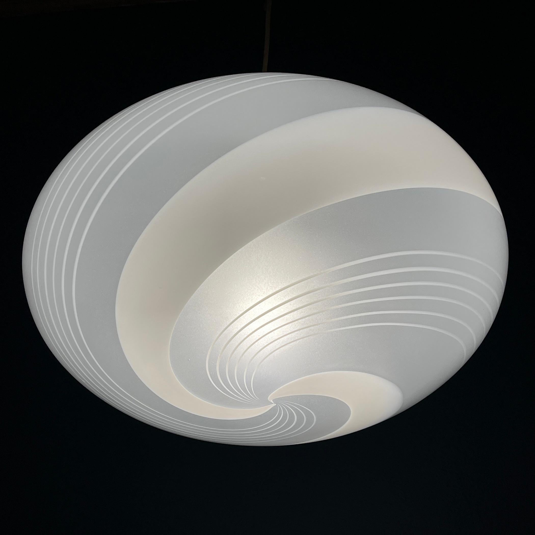 Classic swirl Murano glass pendant lamp Italy 70s  For Sale 2