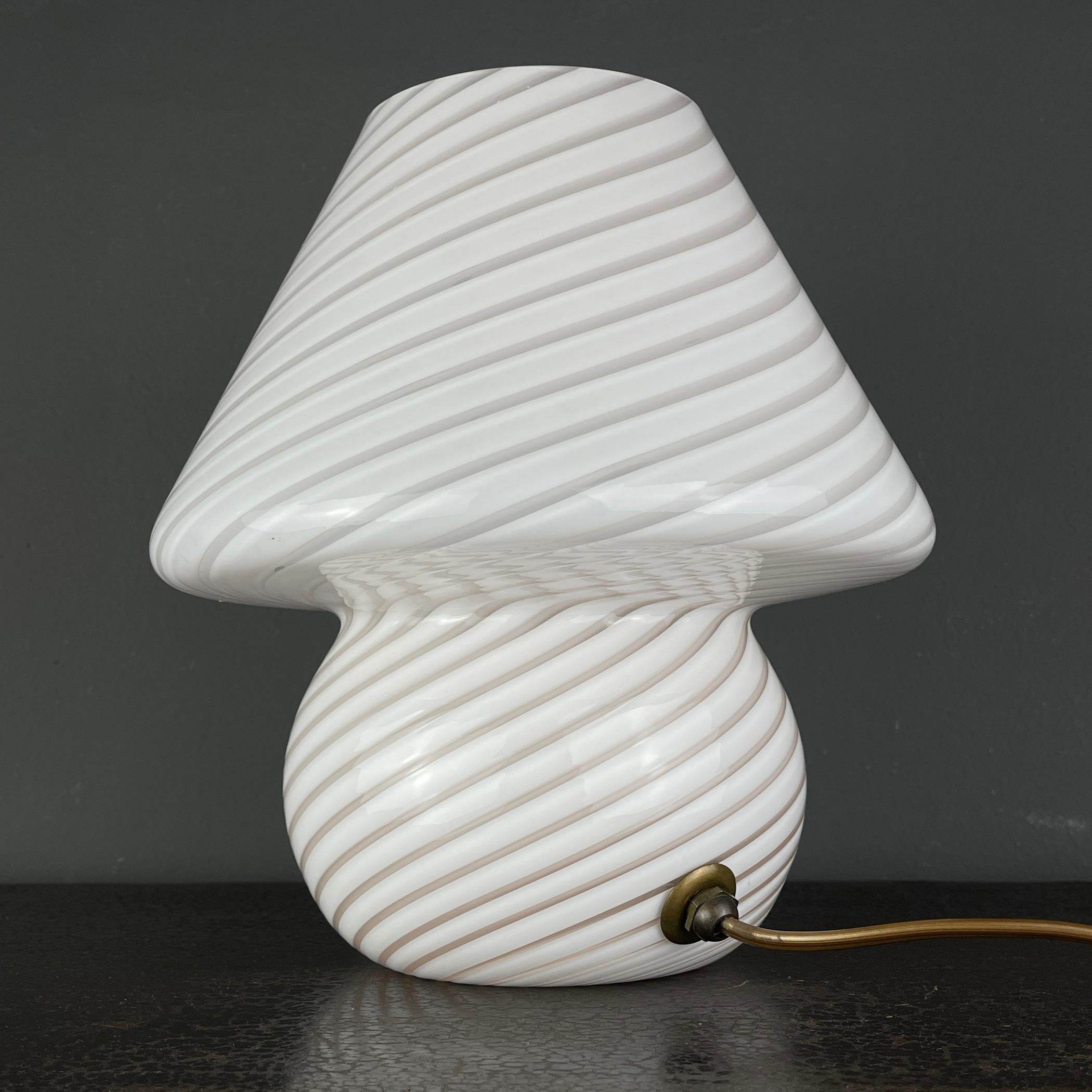 Murano Glass Classic swirl murano table lamp Mushroom Italy 1970s  For Sale
