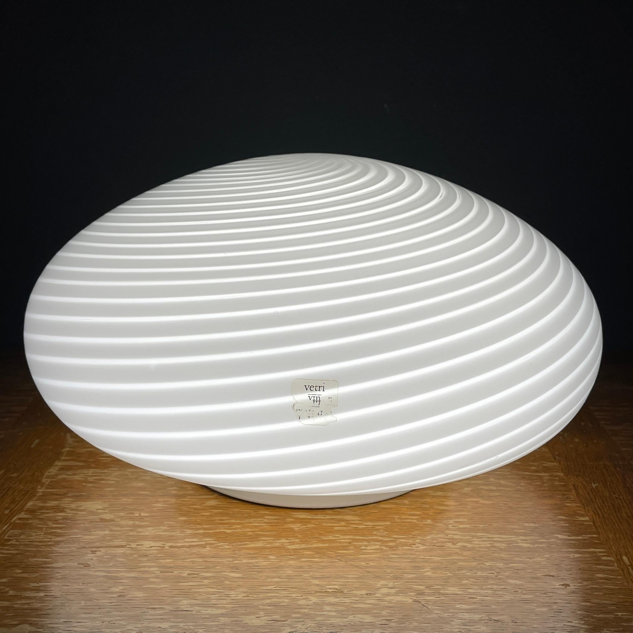 Classic swirl white murano glass ceiling or wall lamp Vetry Murano 022 by Venini For Sale 3