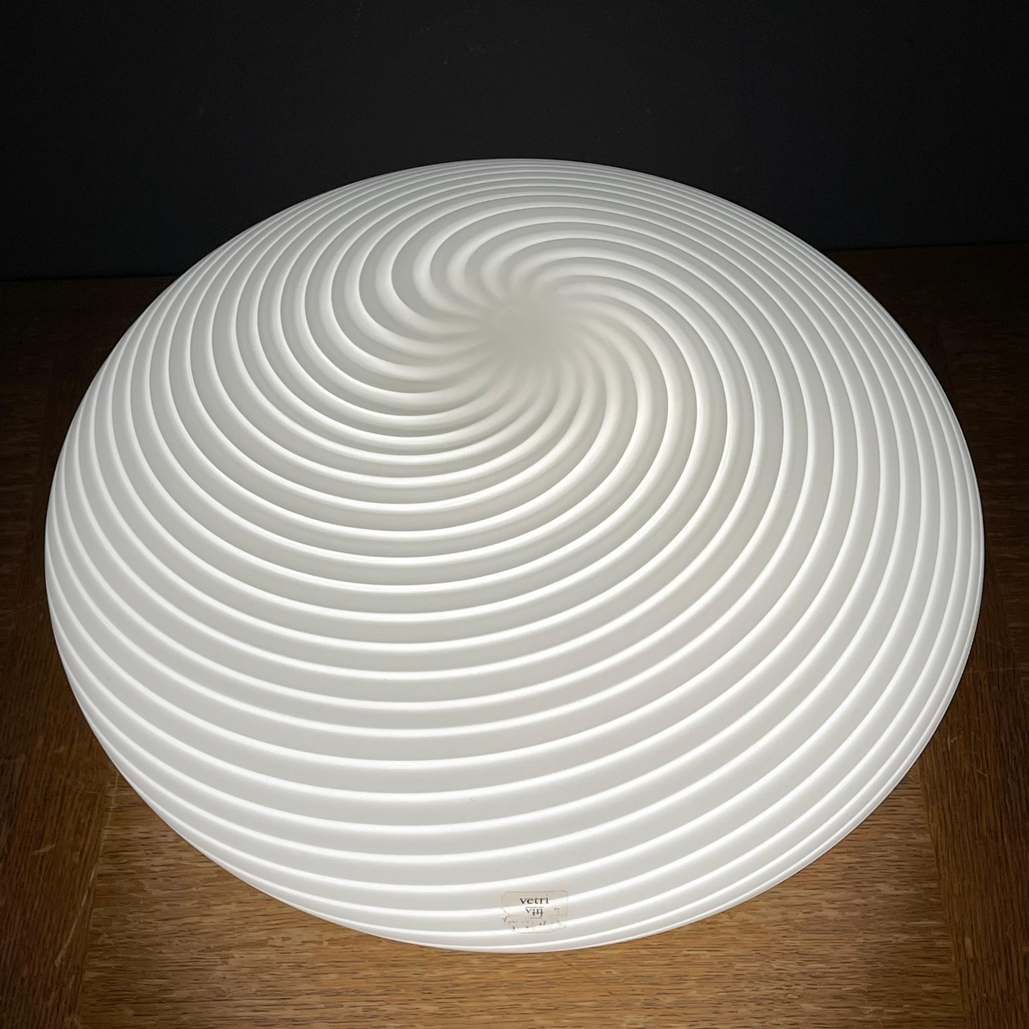 Classic swirl white murano glass ceiling or wall lamp Vetry Murano 022 by Venini For Sale 1