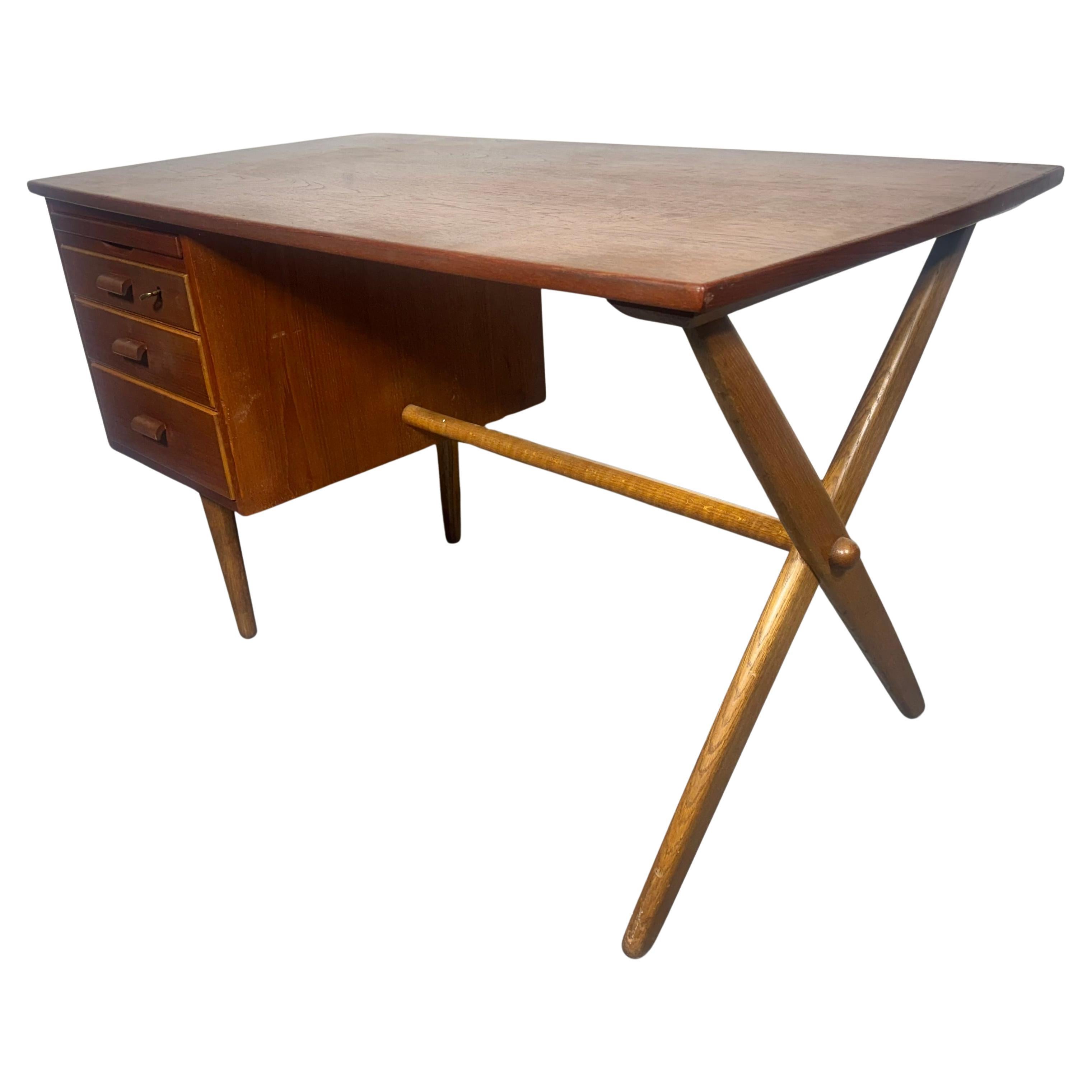 Classic Teak and Oak Modernist Desk att to Hans Wegner , made in Denmark