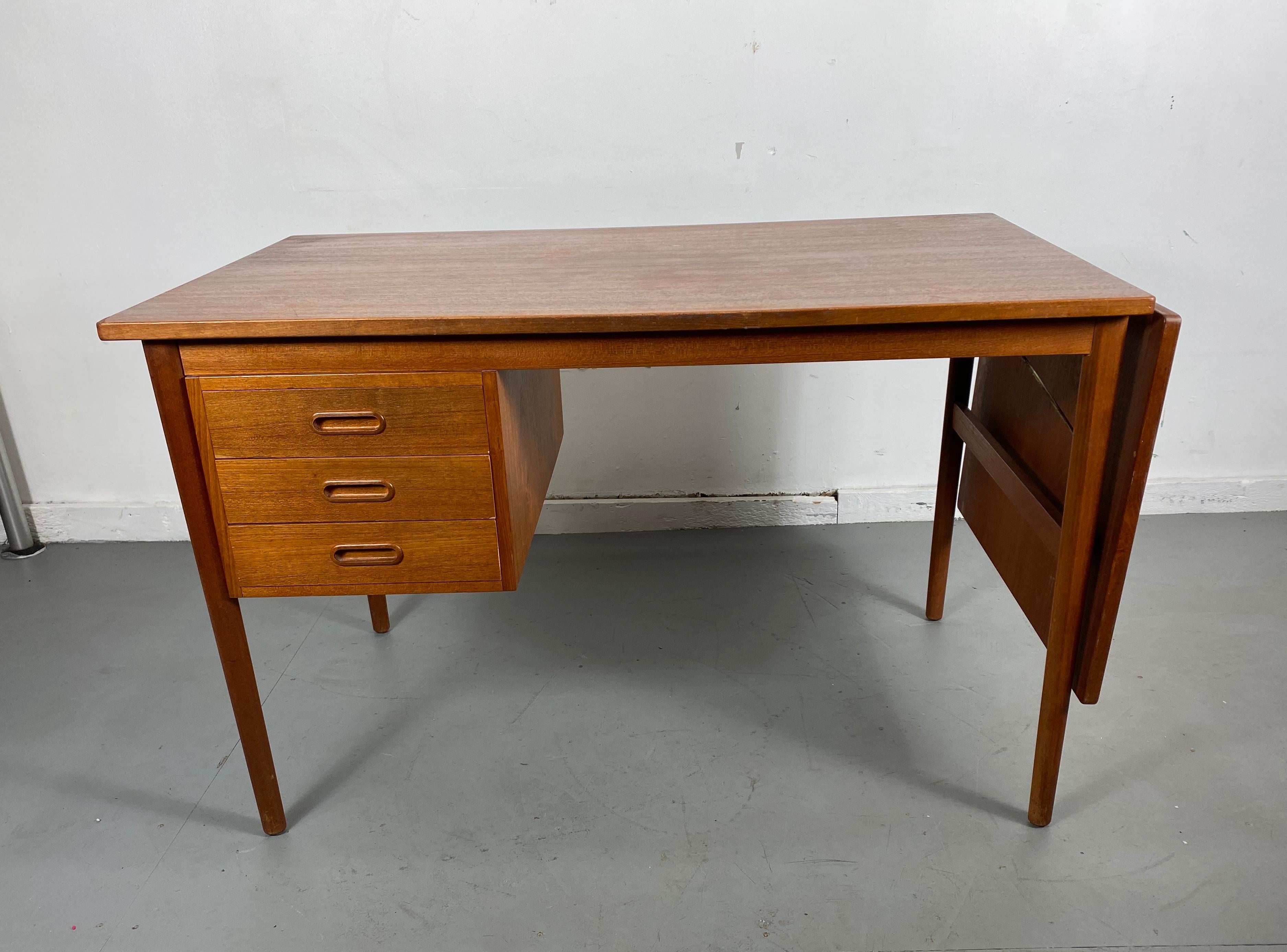 Classic Teak Drop Leaf Desk, Denmark, Attributed to Arne Vodder In Good Condition For Sale In Buffalo, NY
