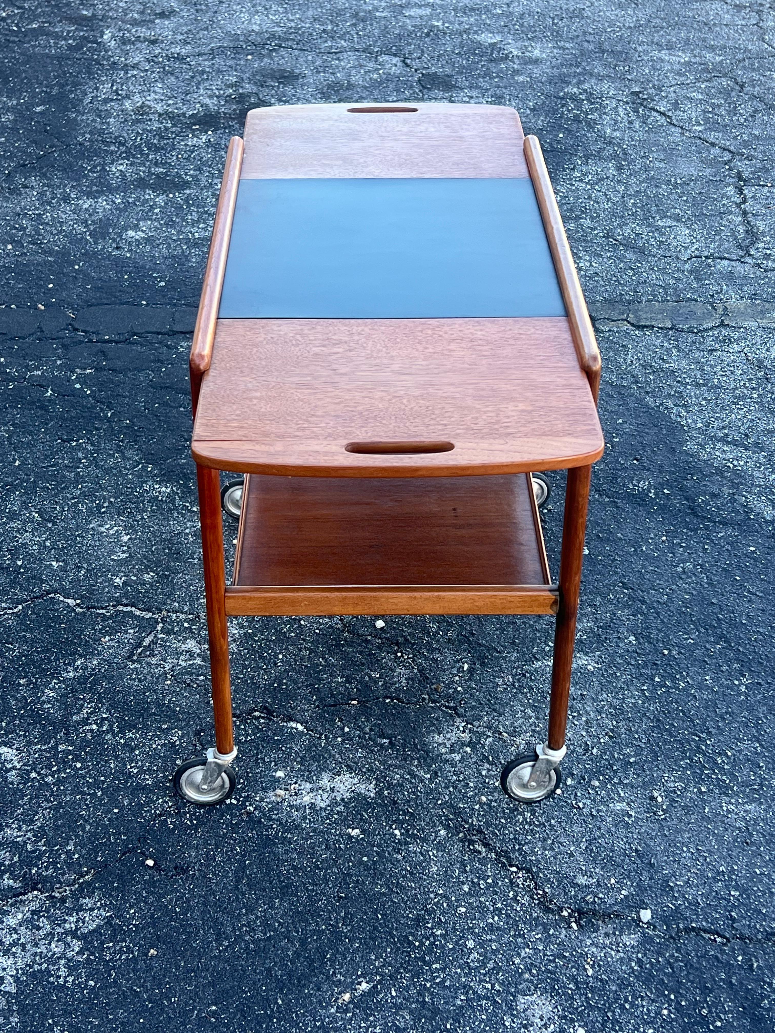 Classic Teak Mid Century Trolley / Barwagen von Yngve Ekstrom Schweden Ca' 1960s im Angebot 2