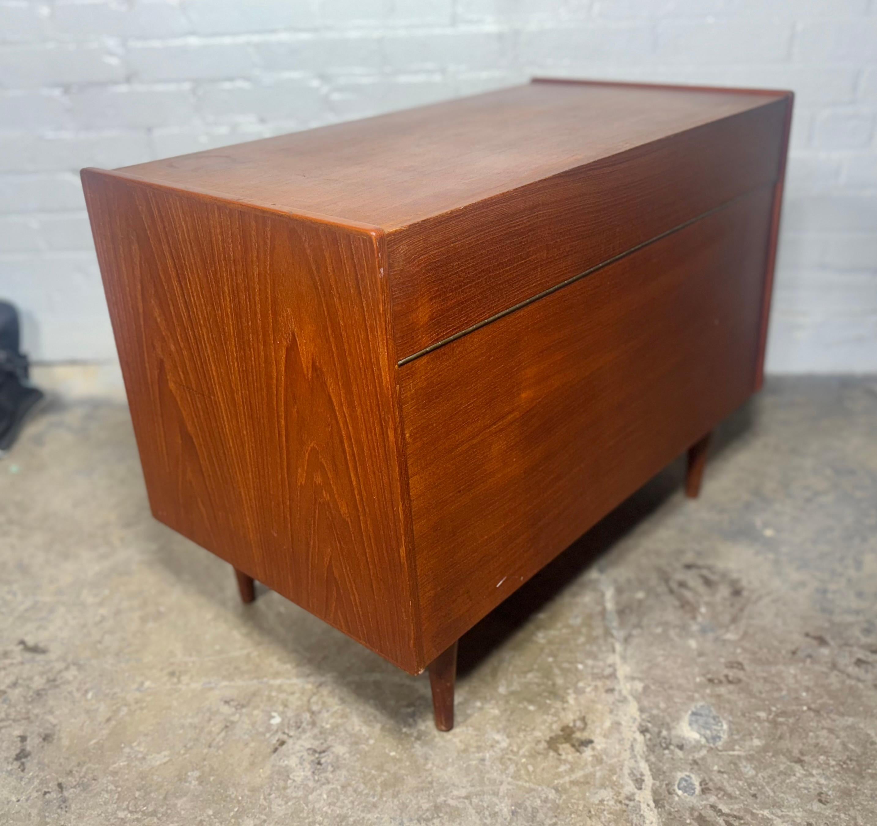 Mid-20th Century Classic Teak & Oak Kofod Larsen Danish Teak Box Bar / Denmark For Sale