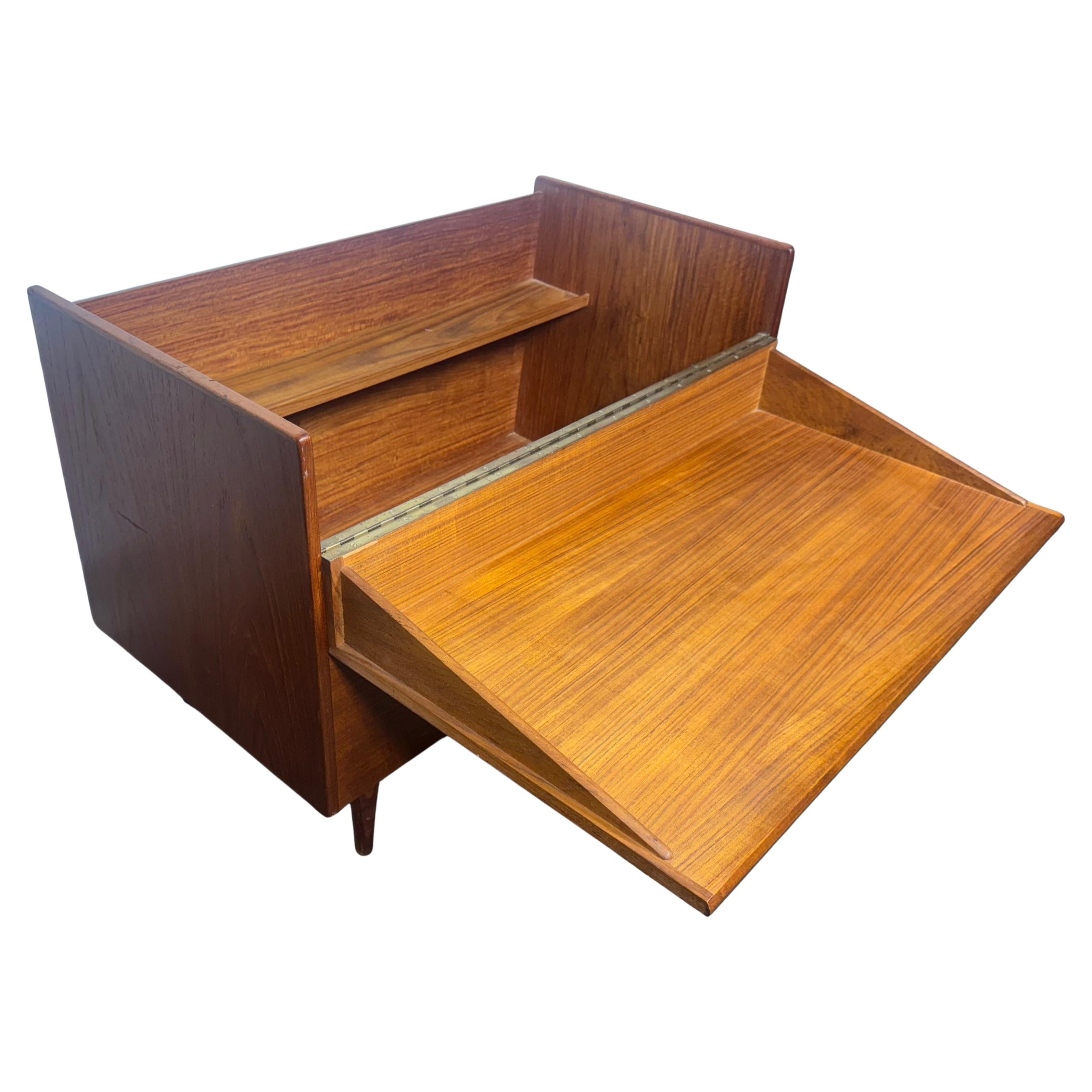 Classic Teak 
Oak Kofod Larsen Danish Teak Box Bar / Denmark For Sale