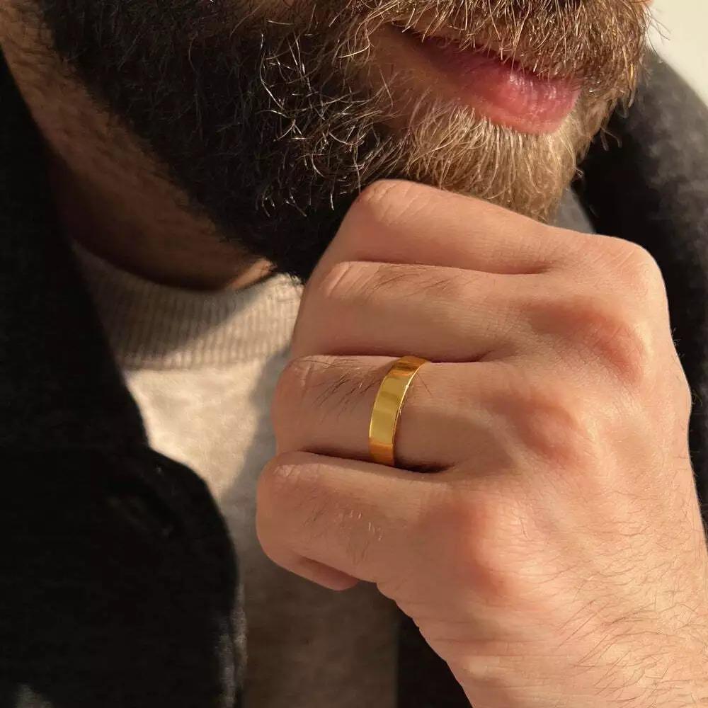 Anillo grueso clásico en oro macizo de 14 quilates Anillo de boda para hombre en Nuevo estado para la venta en Chicago, IL