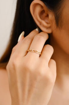Delicato anello a fascia impilabile con rubino naturale per tutti i giorni in oro giallo massiccio 18 carati