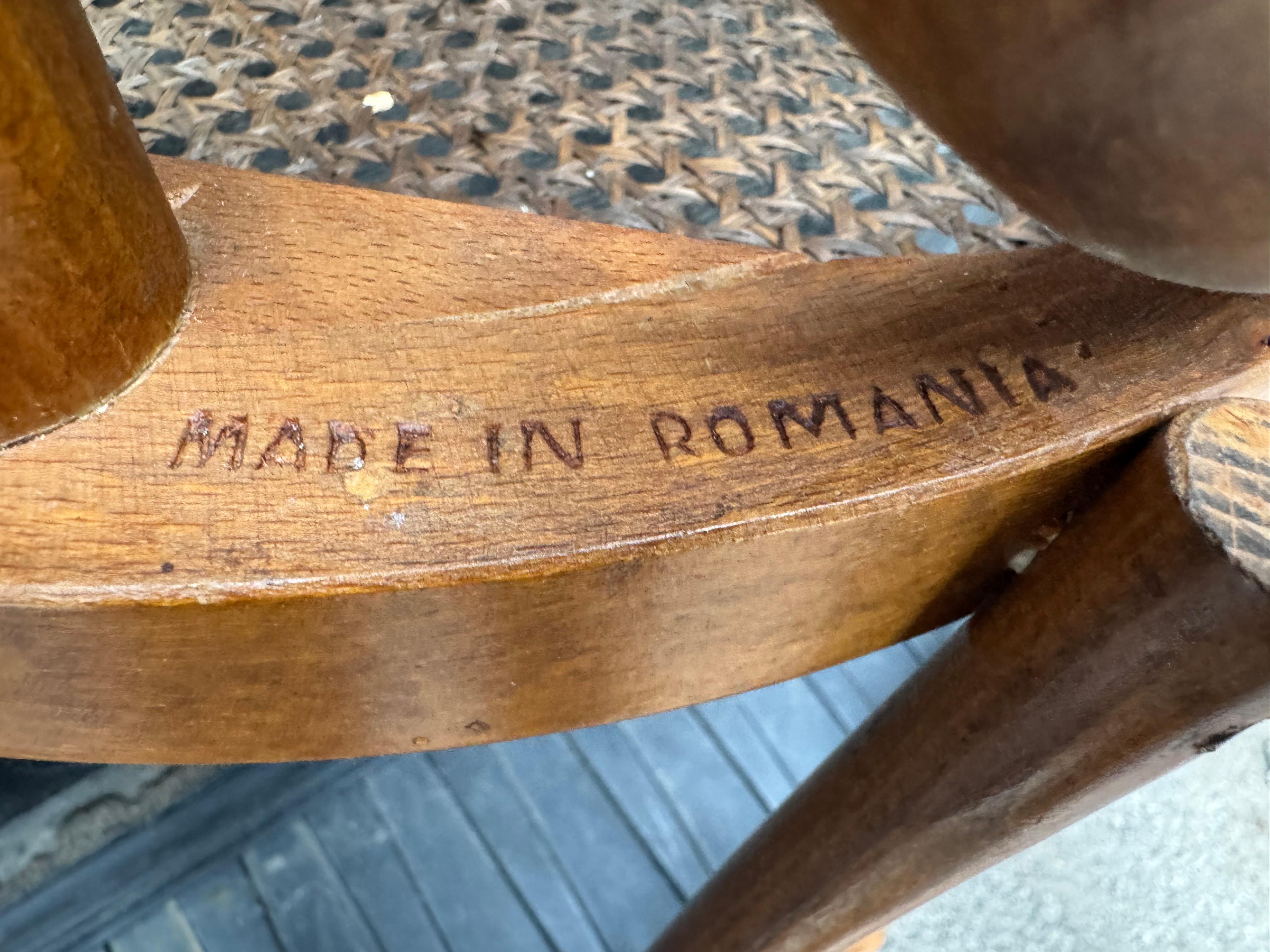 Klassische Thonet Stil Bugholz und Cane Bar / Counter Hocker im Angebot 4