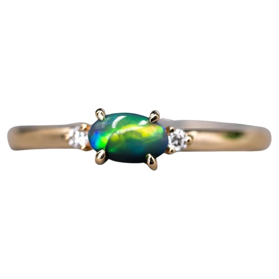 Classic Three Stones Australian Black Opal Diamond Engagement Ring 18K Yellow Go en vente