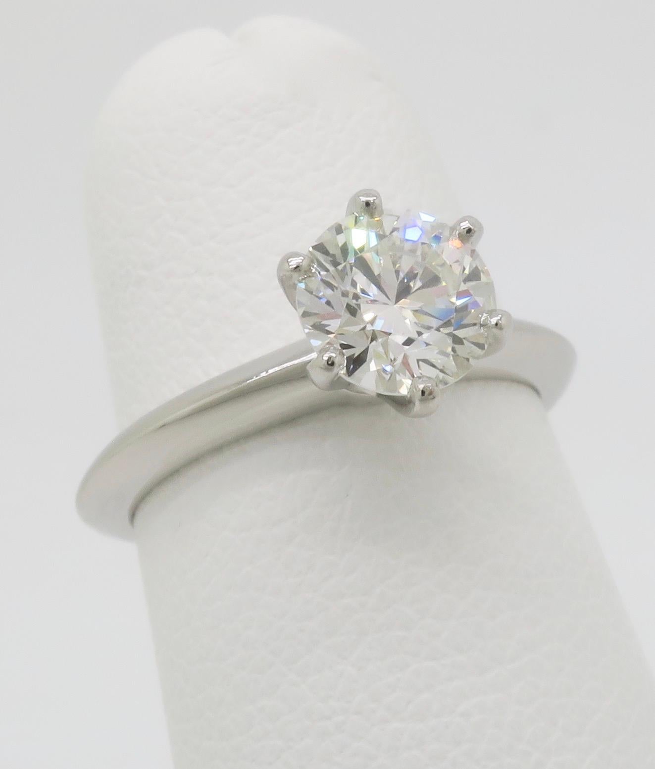 Women's or Men's Classic Tiffany & Co. Diamond Solitaire Engagement Ring in Platinum For Sale